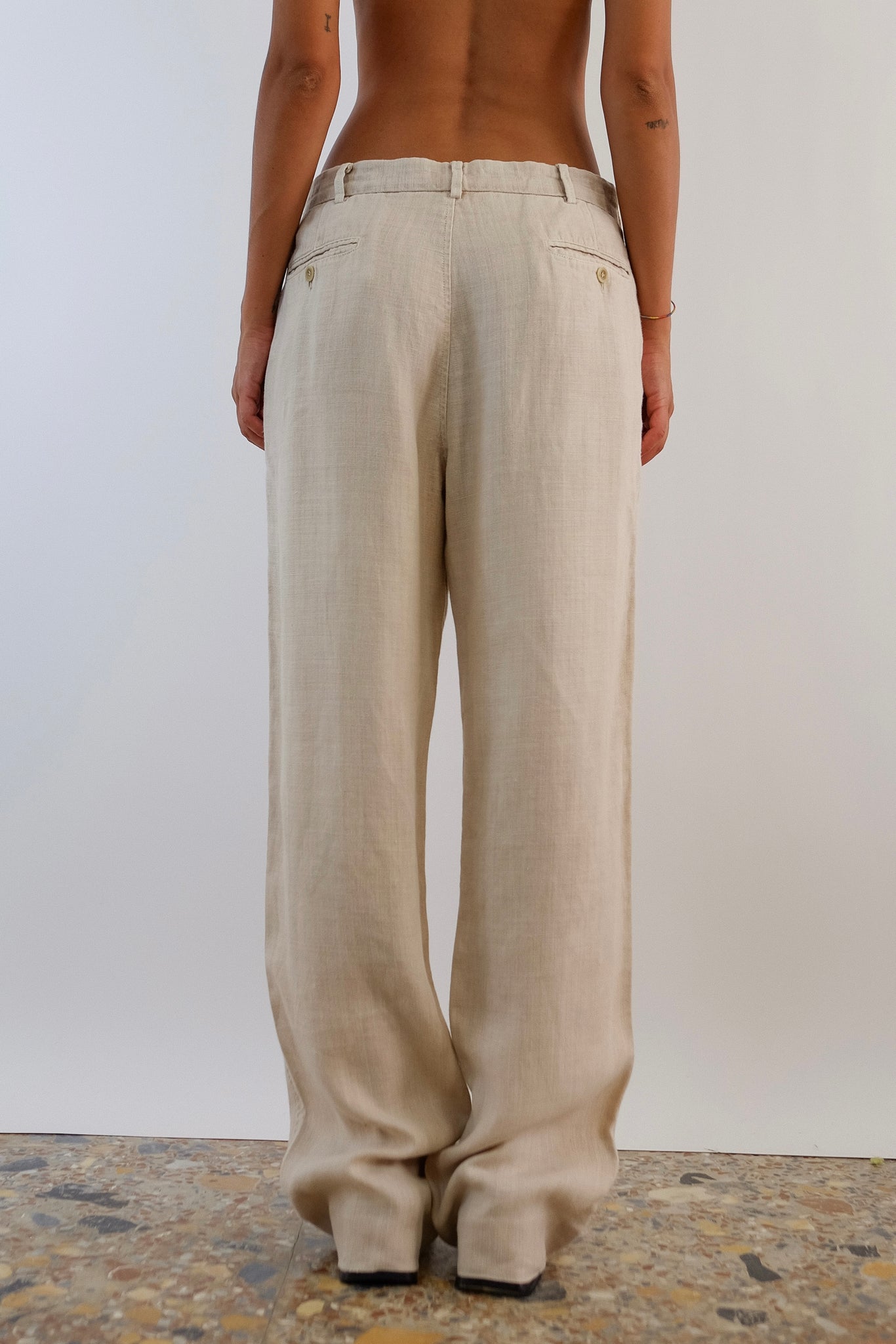 CP COMPANY RELAXED PANTS IN ECRU LINEN
