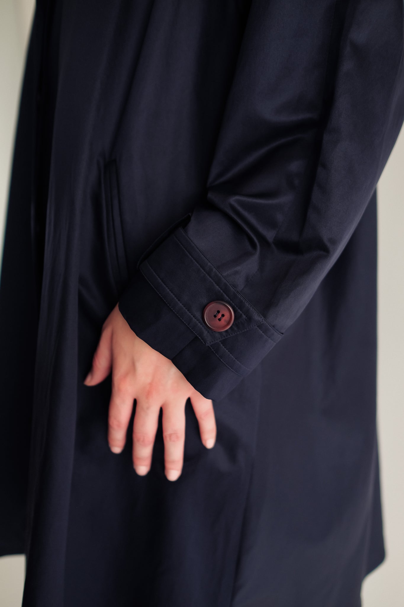 PAOLA ANTONINI COTTON-SILK COLLARLESS TRENCH IN NAVY BLUE
