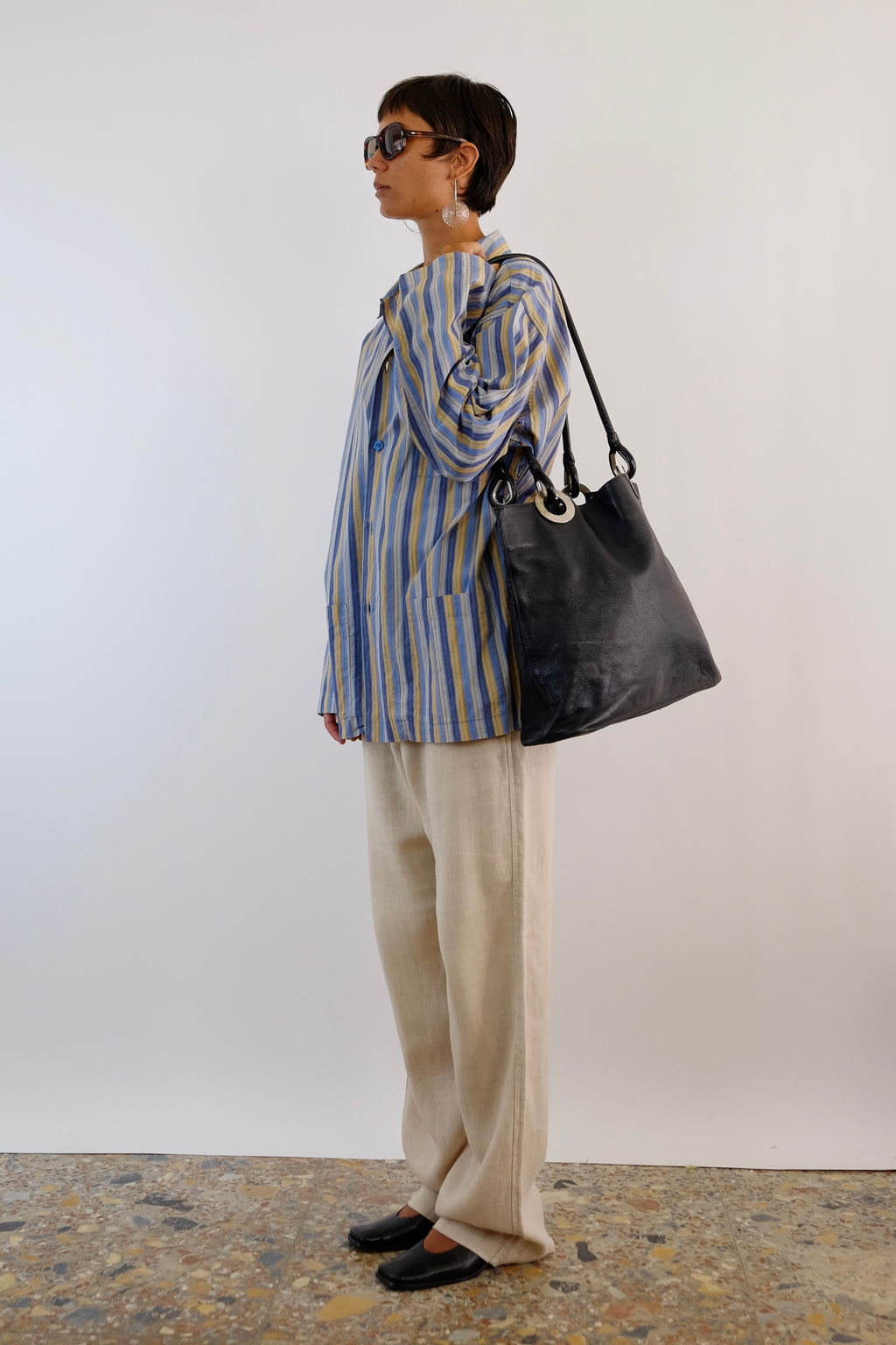LARGE SHOULDER TOTE IN BLACK LEATHER