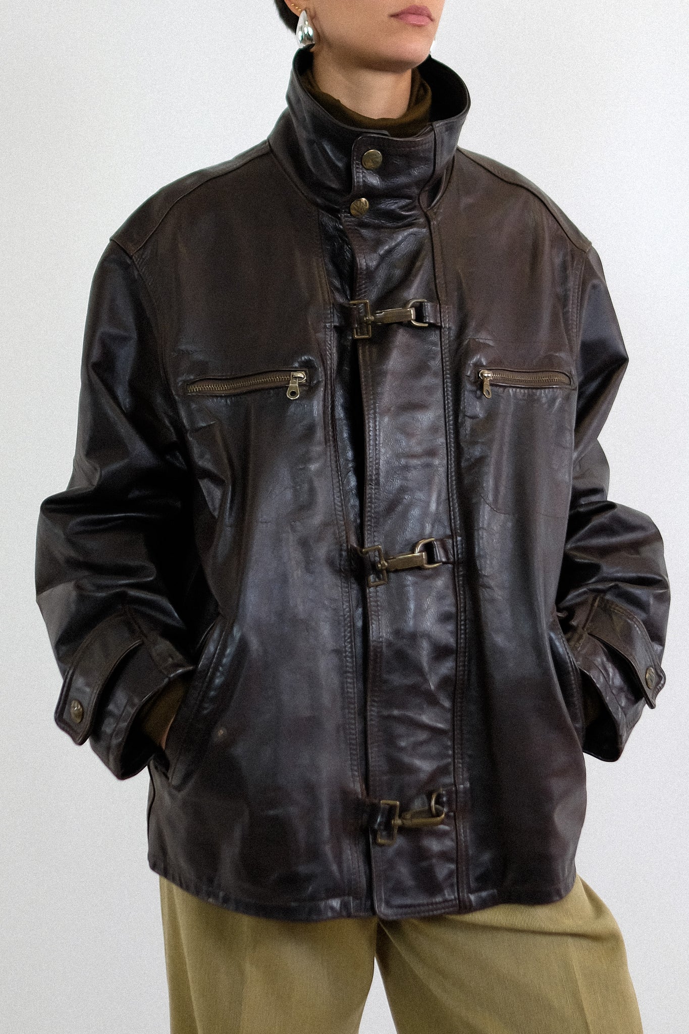 CLIP LEATHER JACKET IN BROWN
