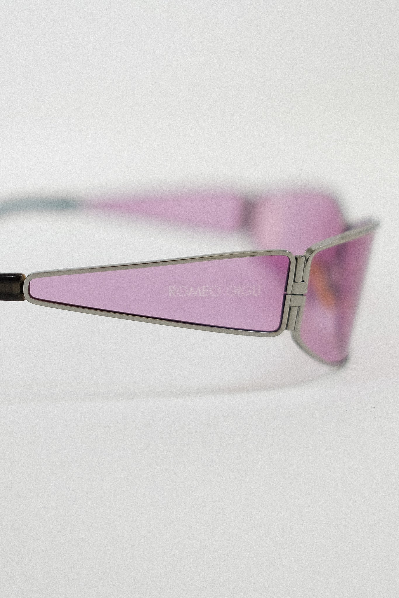 ROMEO GIGLI WRAP SHADES IN ROSE QUARTZ
