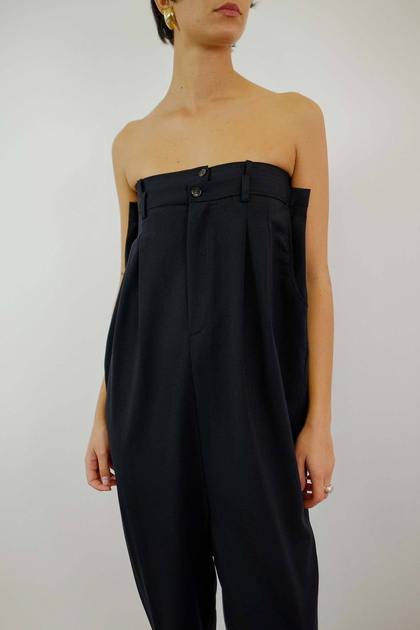 TAILORED HIGH PLEAT TROUSERS IN BLACK