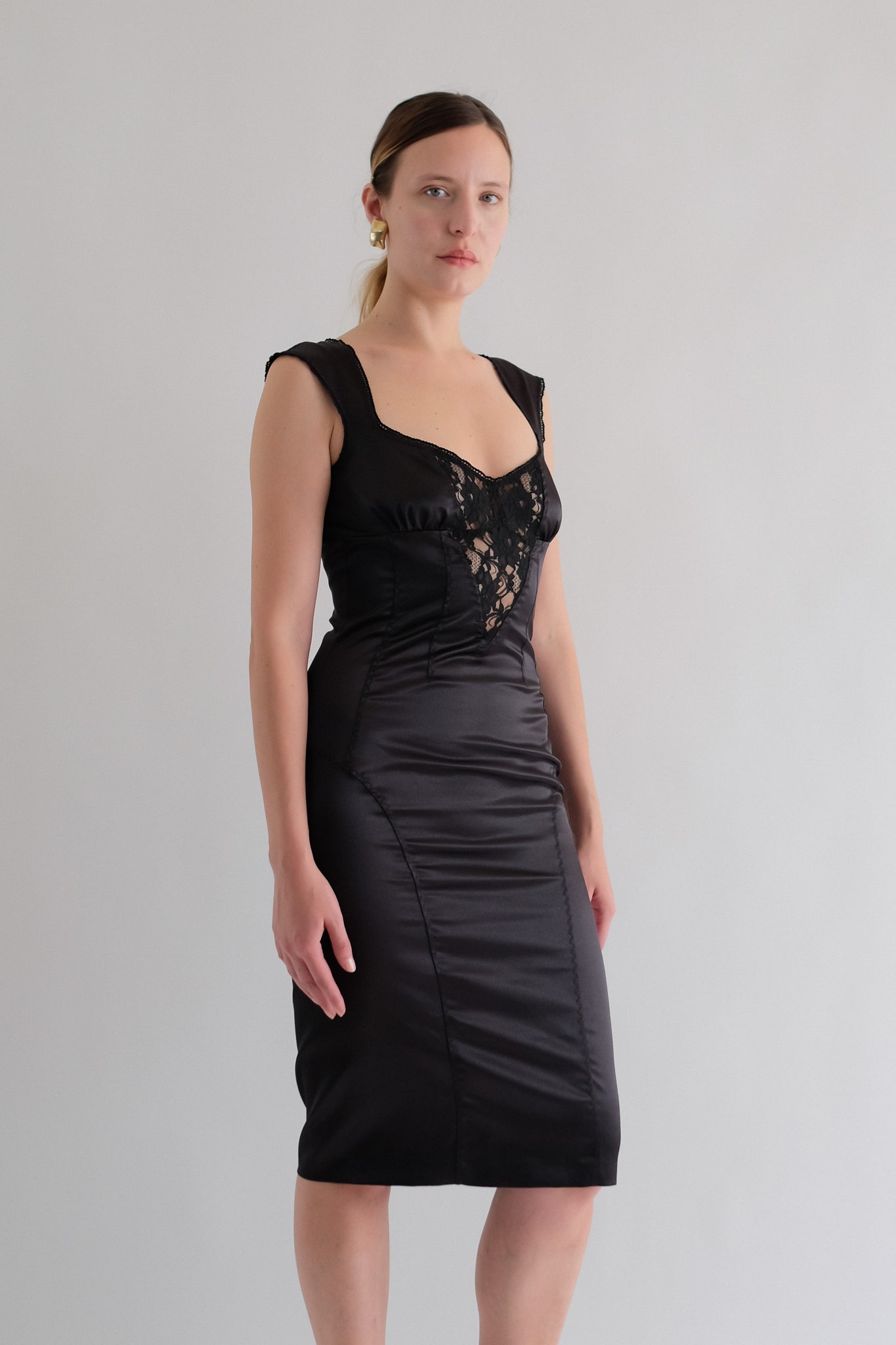 DOLCE & GABBANA MIDI LACE DRESS IN BLACK
