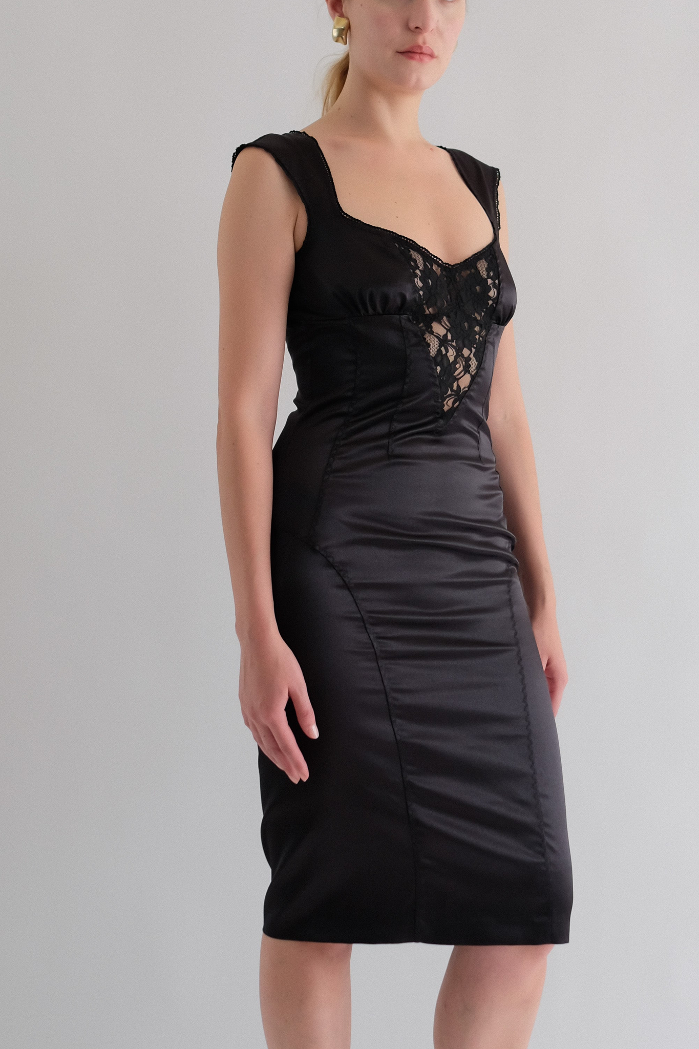 DOLCE & GABBANA MIDI LACE DRESS IN BLACK