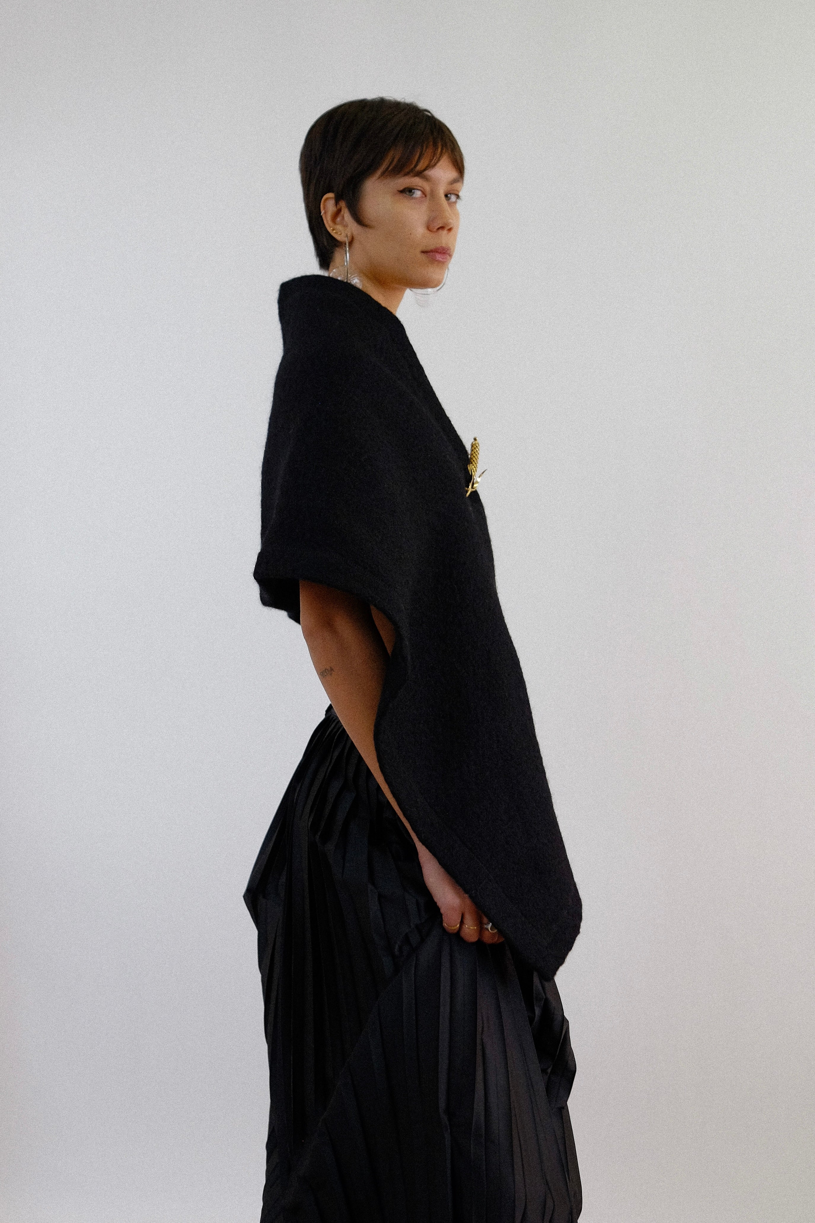 DOLCE AND GABBANA MAXI STOLE/SCARF IN BLACK – A____________Collection