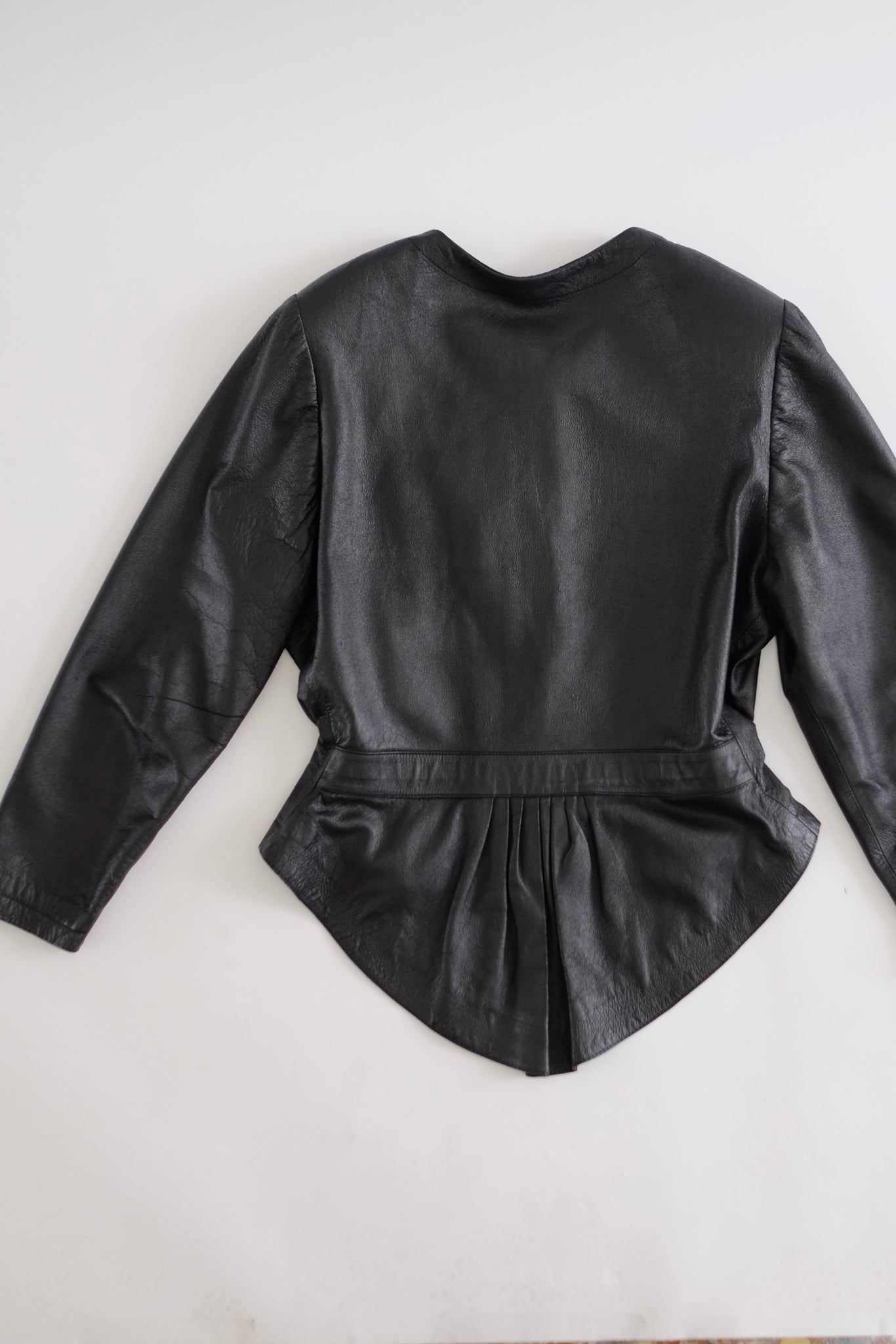 ELIZABETH DAY SINCH TAIL JACKET IN BLACK LEATHER