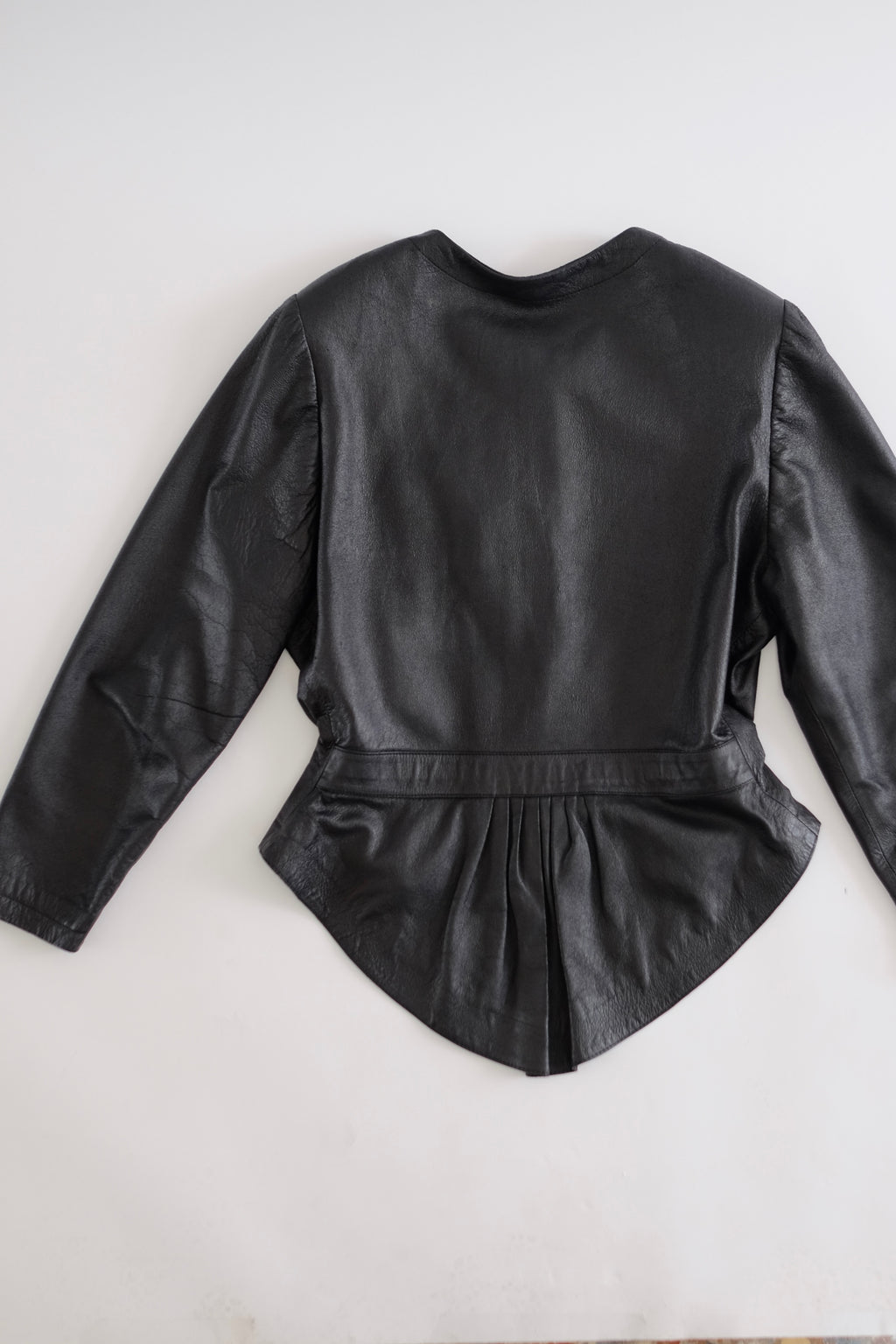 ELIZABETH DAY SINCH TAIL JACKET IN BLACK LEATHER