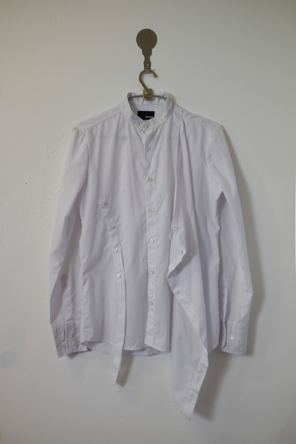 MARTAN ASYMMETRIC DRAPED SHIRT IN WHITE