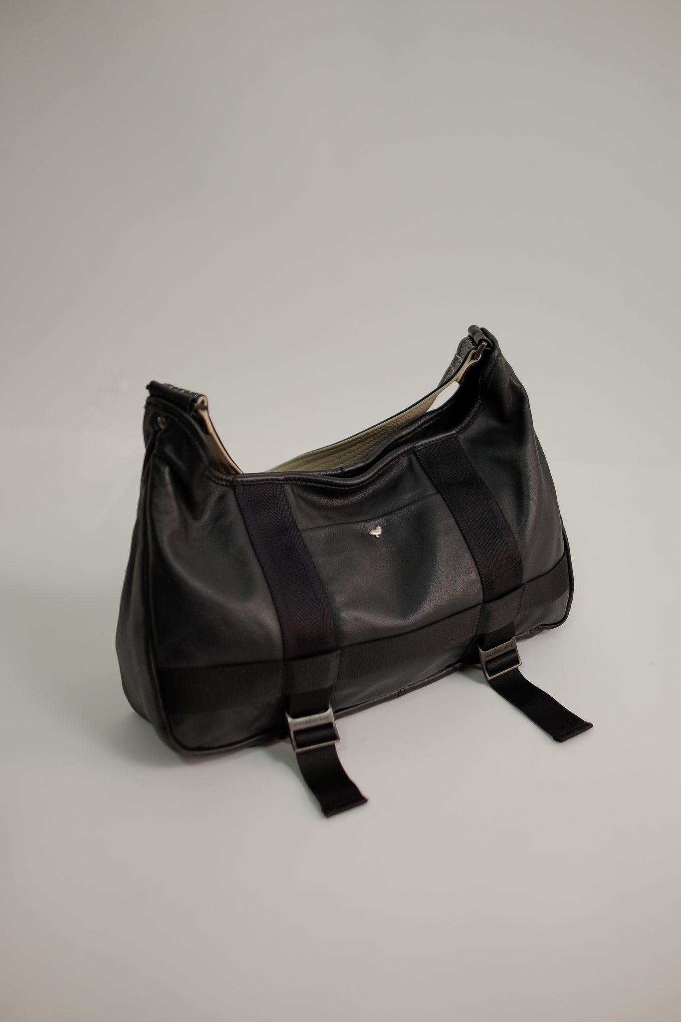 MANDARINA DUCK LEATHER CAGE BAG IN BLACK