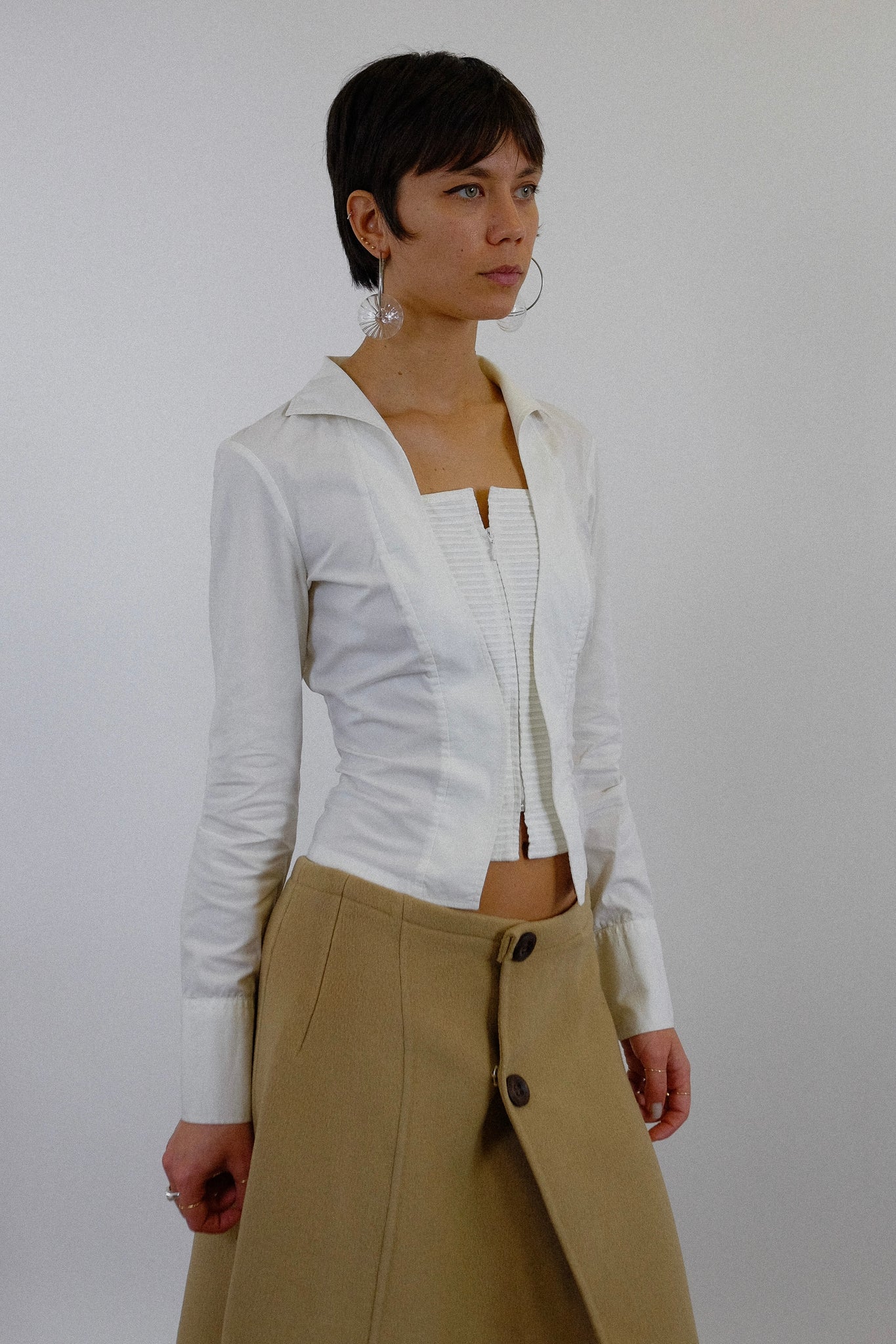 NARA KAMICHI FITTED COTTON SHIRT IN WHITE