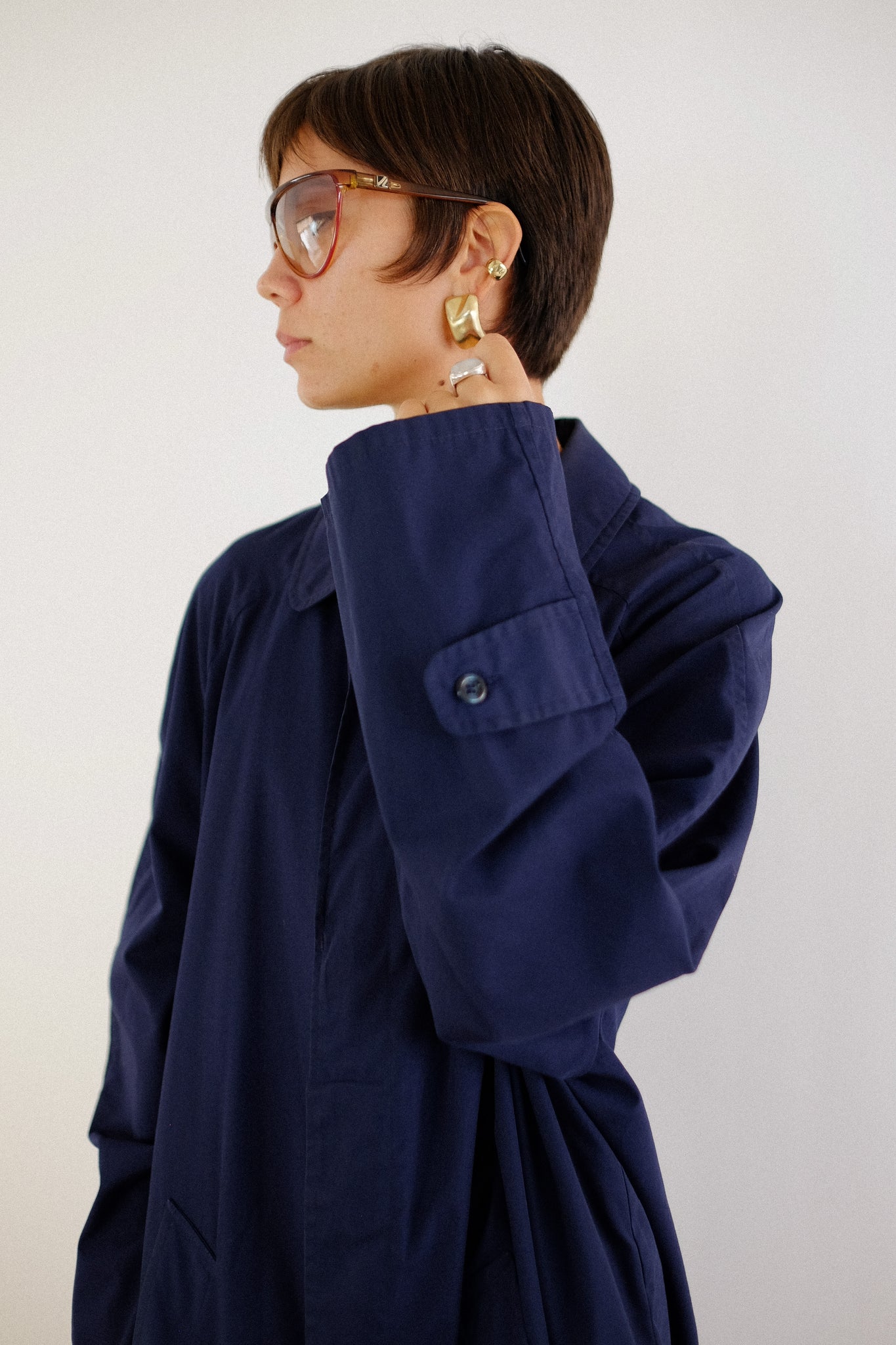 FENDI TRENCH COAT IN NAVY BLUE