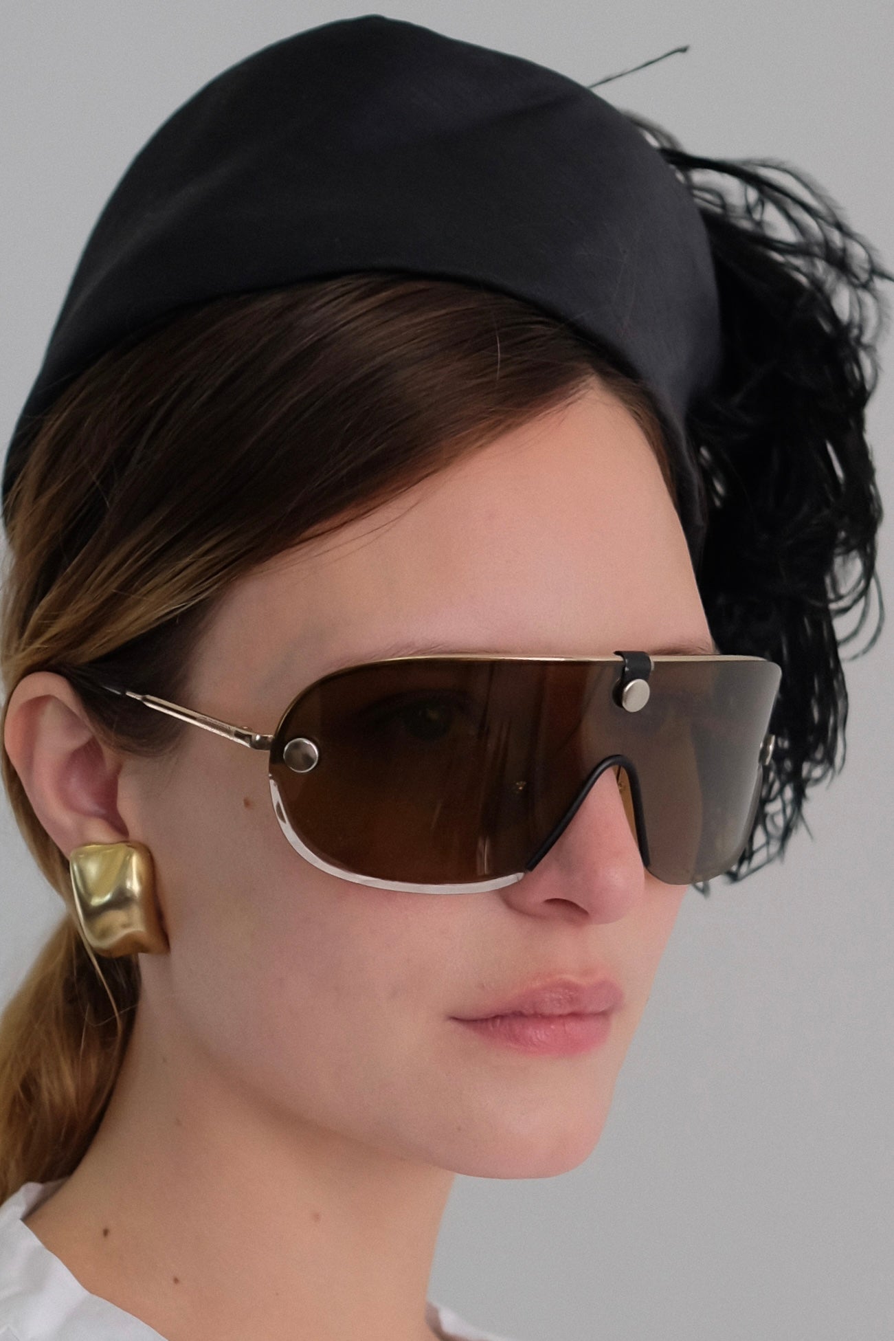 1950S OSTRICH FEATHER HAT IN BLACK