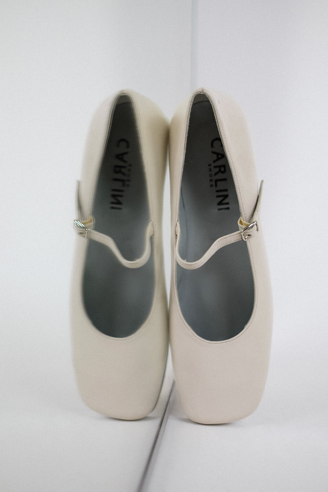 CARLINI DEADSTOCK LEATHER FLATS IN OFF WHITE