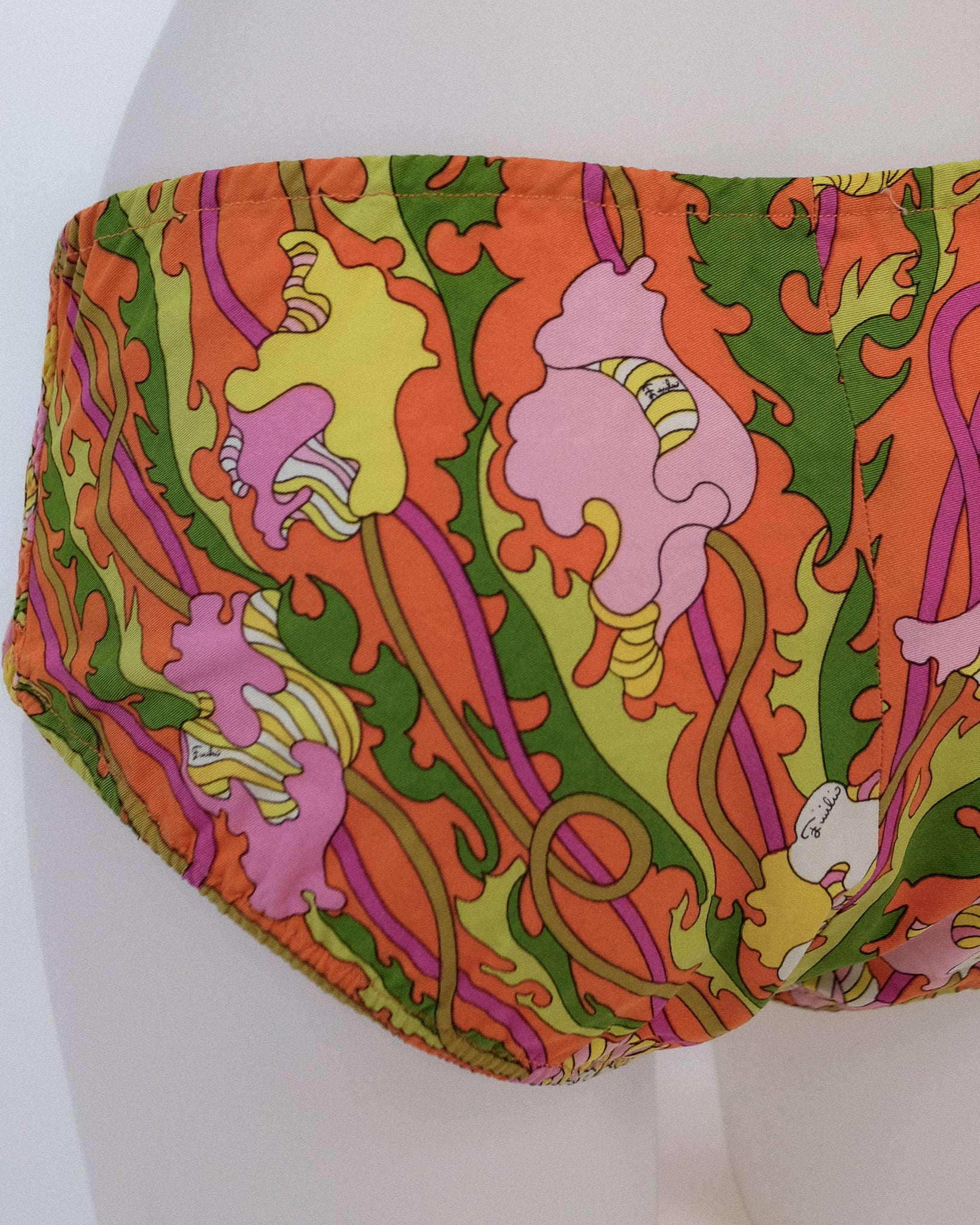 EMILIO PUCCI 1968 DOCUMENTED COLLECTION SET IN PRINTED COTTON