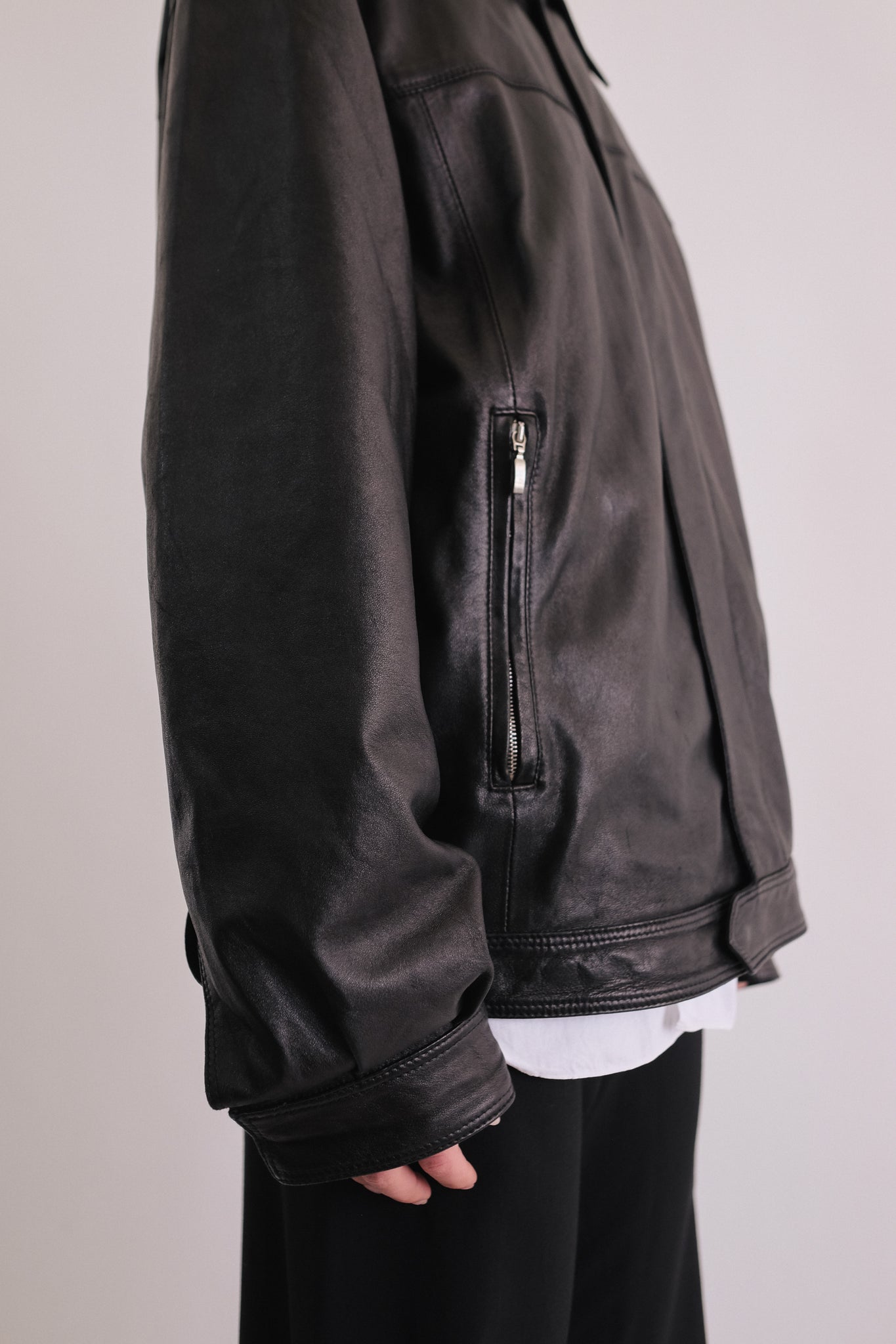 ITALIAN LIGHTWEIGHT LEATHER JACKET IN BLACK