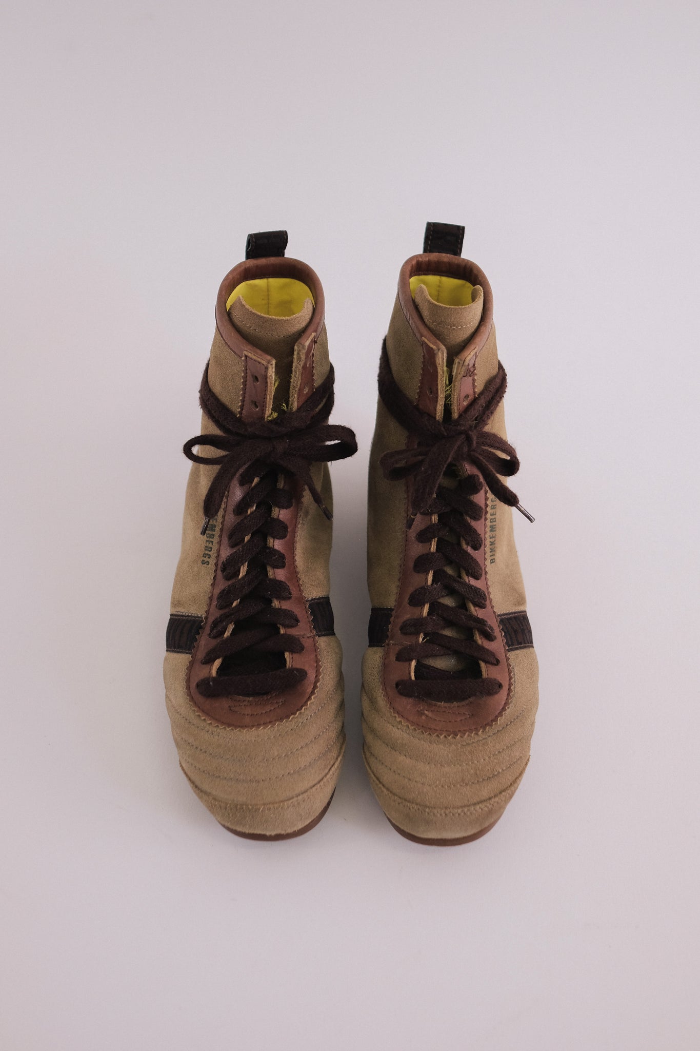 DIRK BIKKEMBERGS LEATHER SNEAKERS IN TAUPE SUEDE