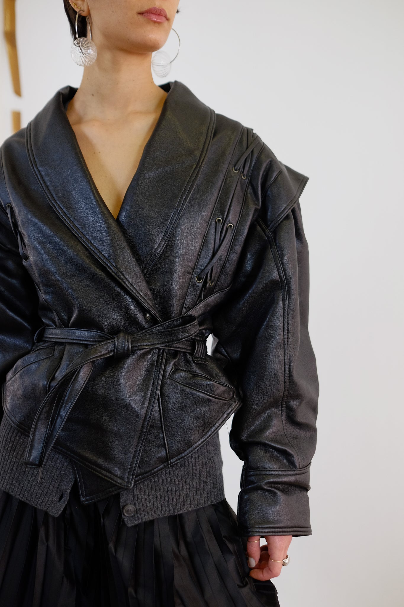 SOFT LEATHER SHAWL-COLLAR CINCH JACKET IN BLACK