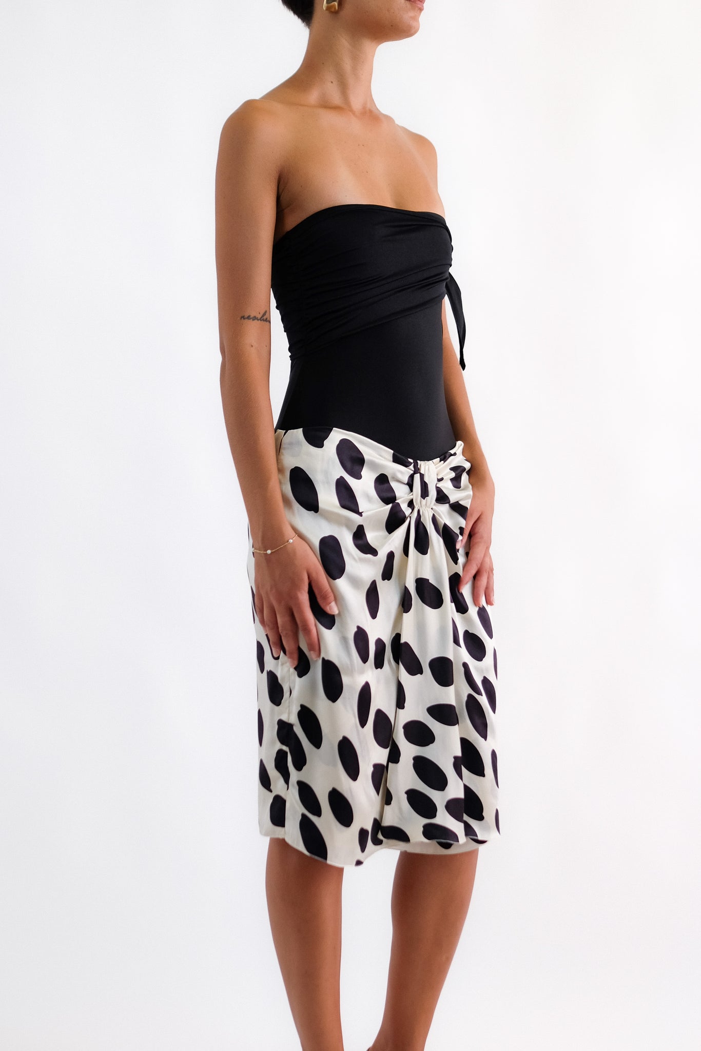 ARMANI SKIRT IN WHITE AND BLACK PAINTED POLKA DOT SILK
