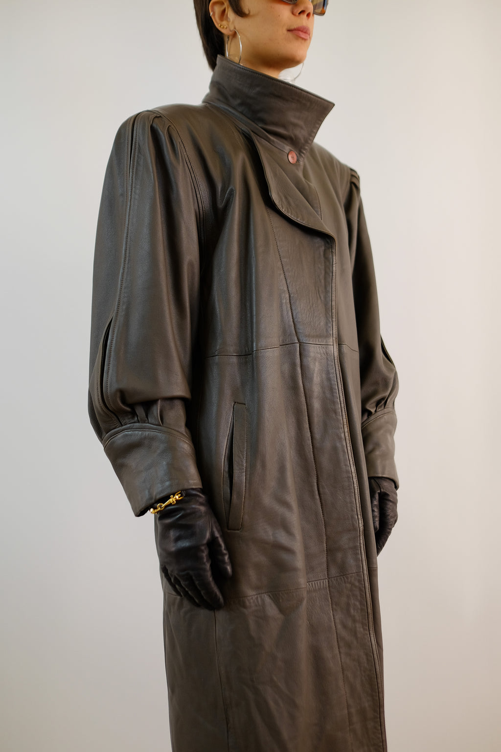 GABRIELLA BENELLI LEATHER COAT IN DEEP SAGE BROWN