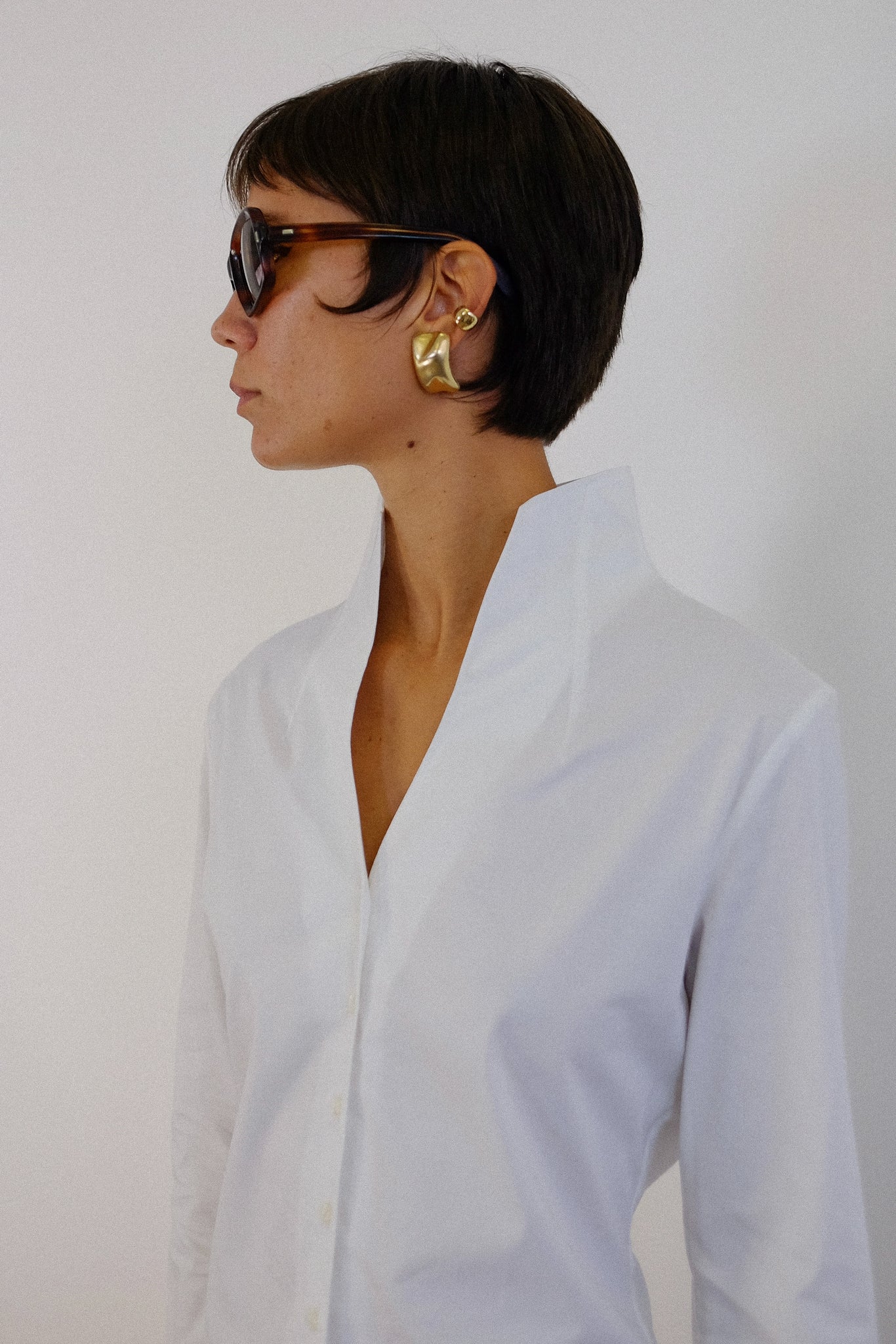 NARA CAMICHI COTTON FUNNEL SHIRT IN WHITE