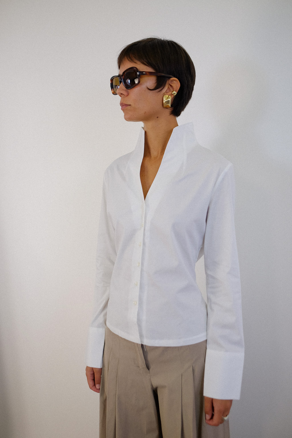 NARA CAMICHI COTTON FUNNEL SHIRT IN WHITE