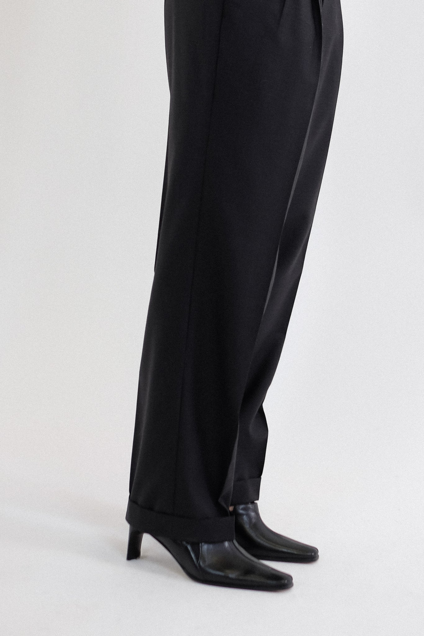 VALENTINO MENSWEAR PANTS IN CHARCOAL