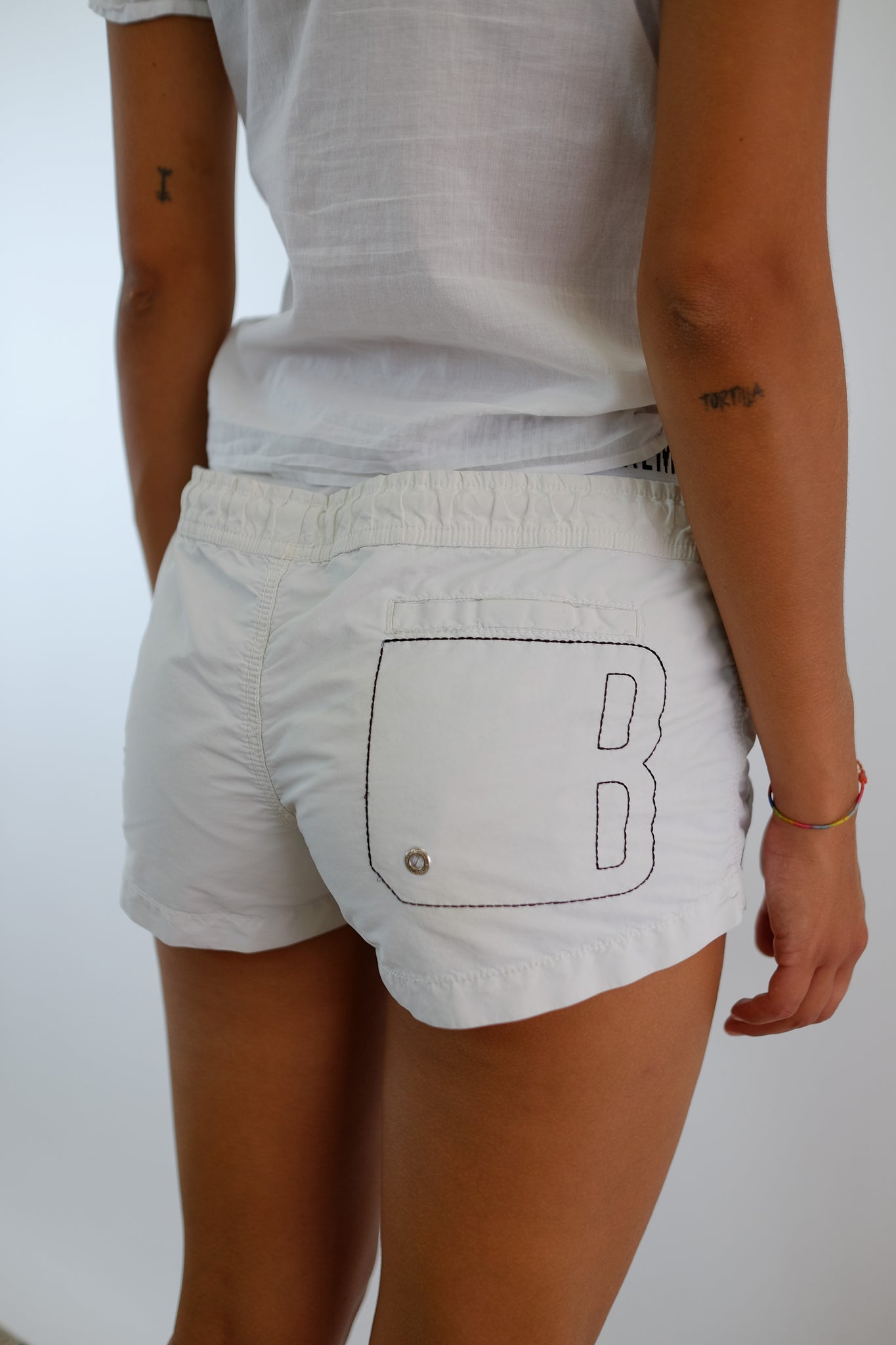 BIKKEMBERGS DOUBLE-BAND SPORT SHORTS IN OFF WHITE