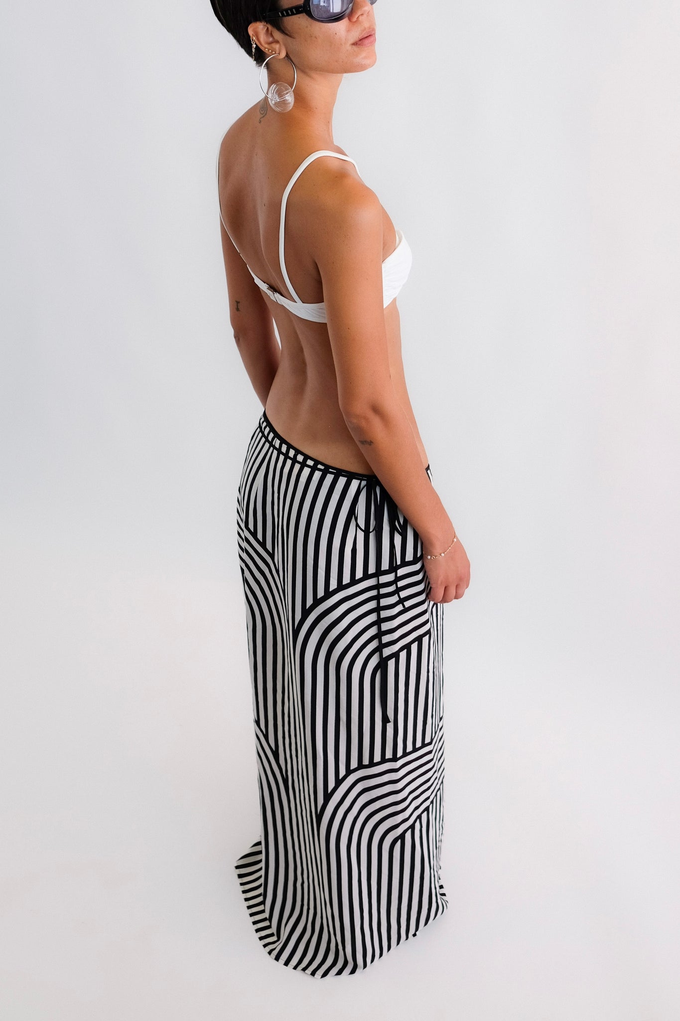 80S GIANFRANCO FERRÉ STRIPED MAXI SKIRT IN BLACK AND WHITE OPTIC SILK