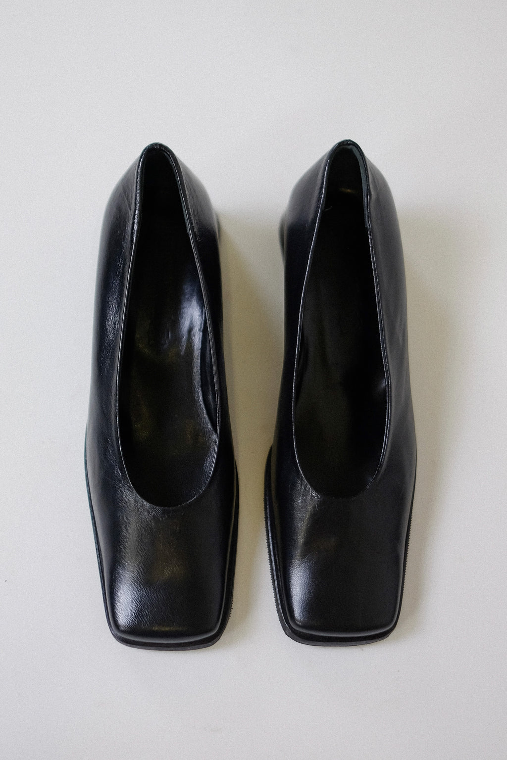 ITALIAN SQUARE TOE FLATS IN BLACK - DEADSTOCK