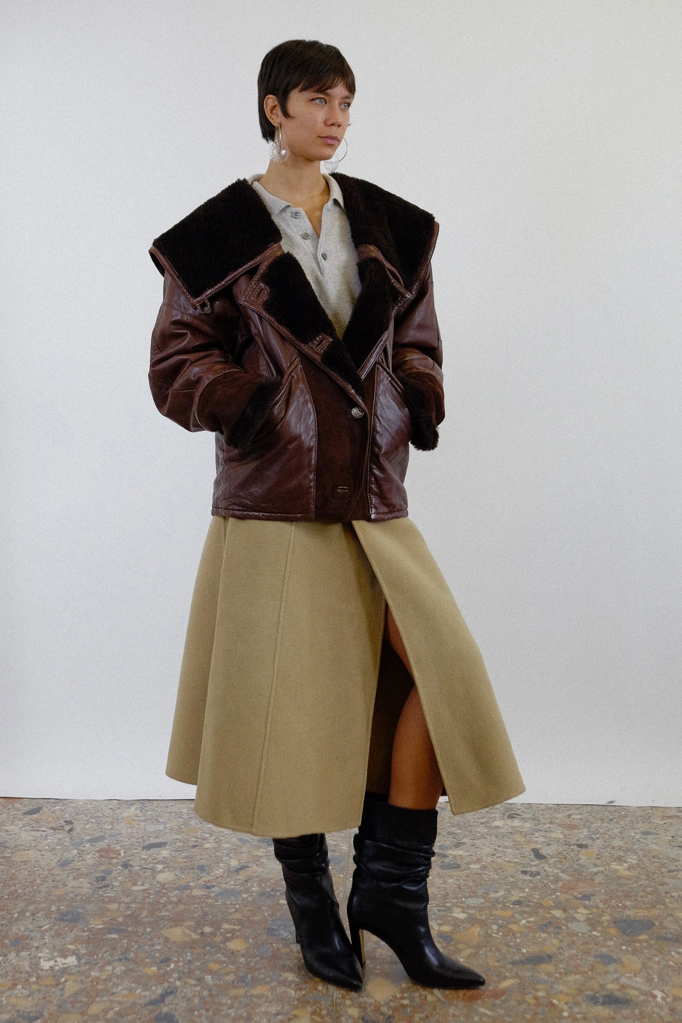 APPLAUSI SHEARLING HOOD JACKET IN BROWN