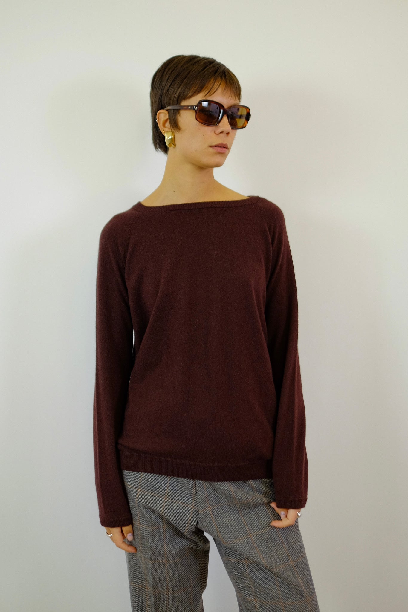 BRUNELLO CUCINELLI LUXURIOUS SUPER SOFT CASHMERE SWEATER IN BURGUNDY