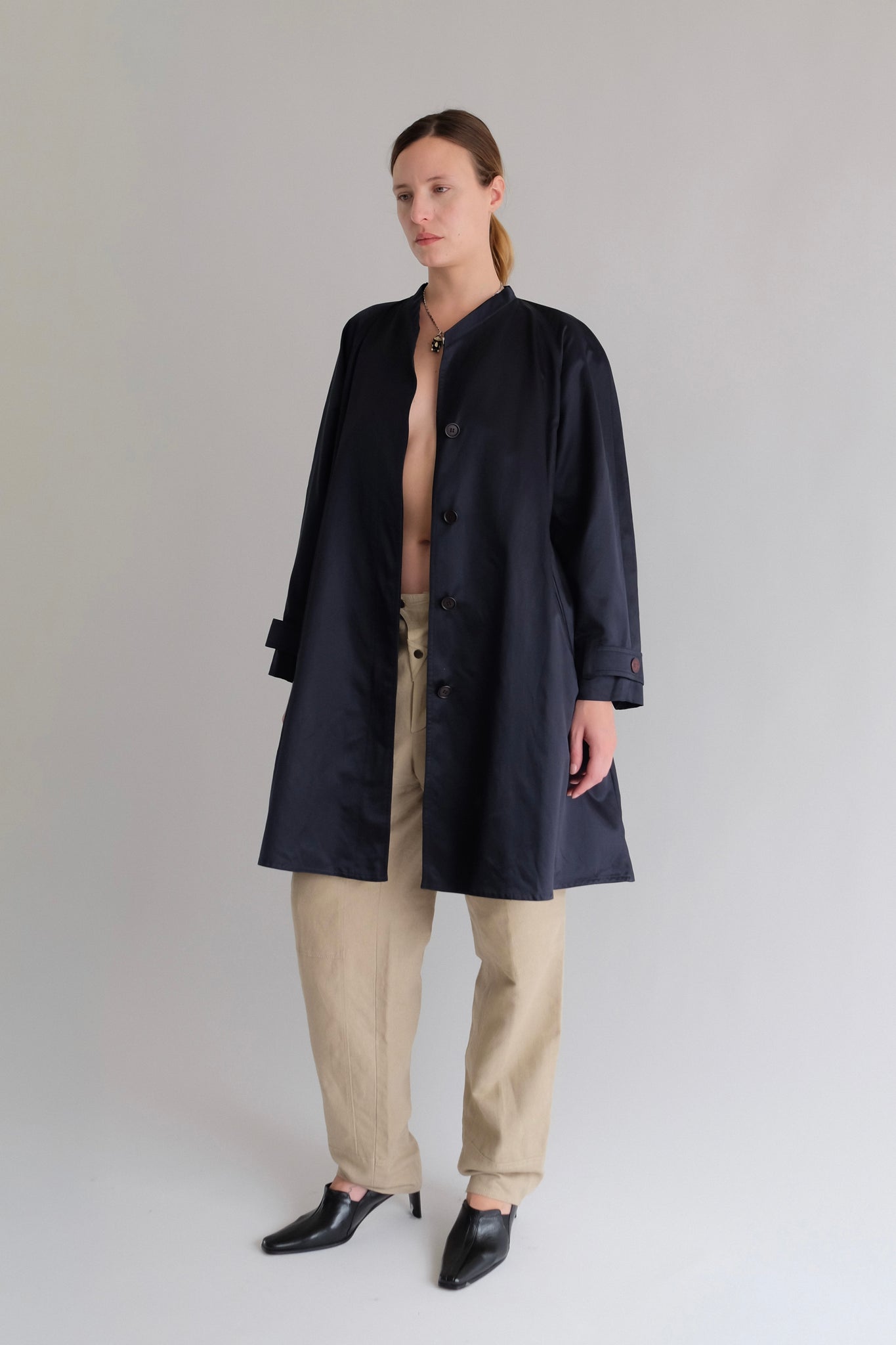 PAOLA ANTONINI COTTON-SILK COLLARLESS TRENCH IN NAVY BLUE