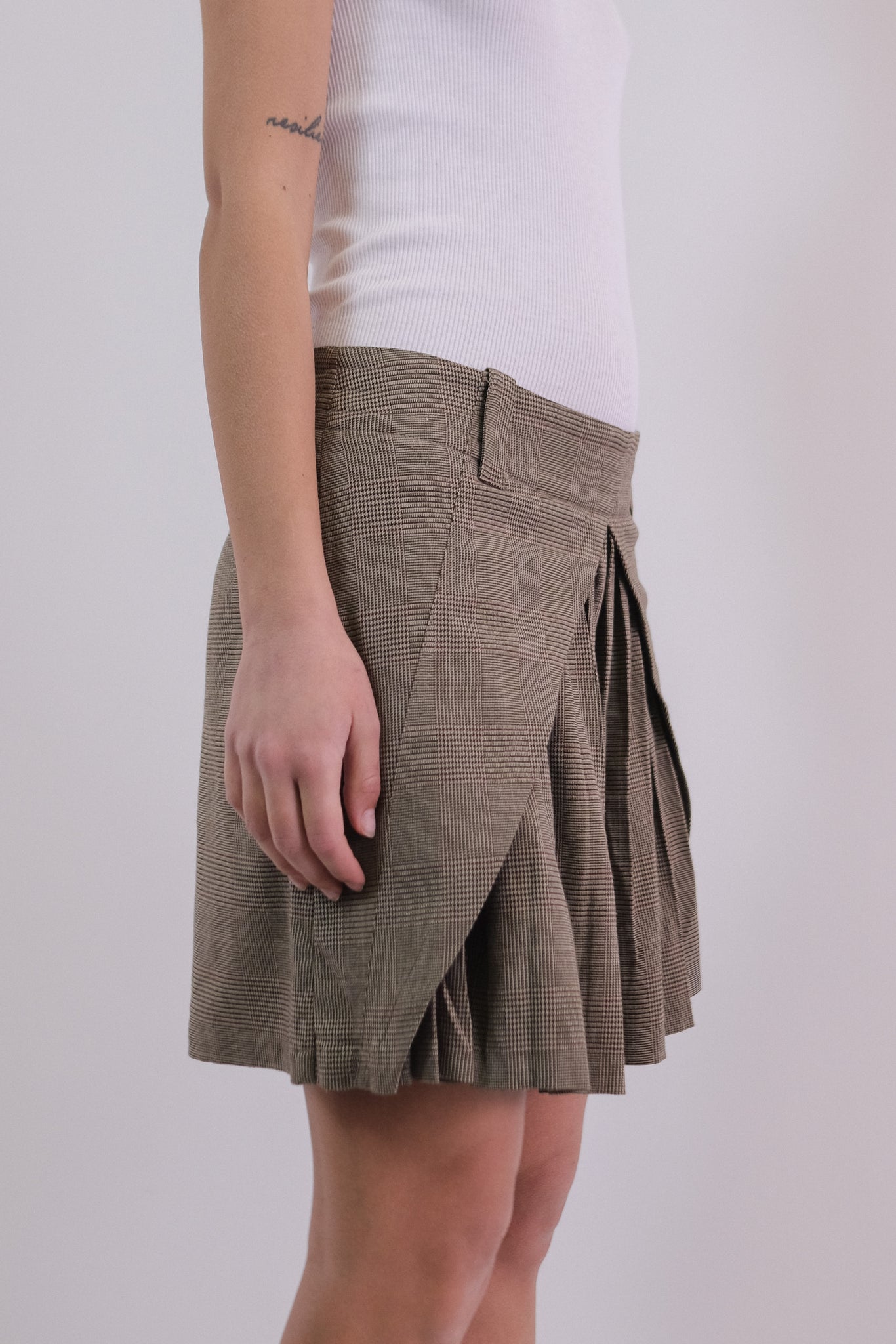 C.P COMPANY OPEN SKIRT IN BROWN