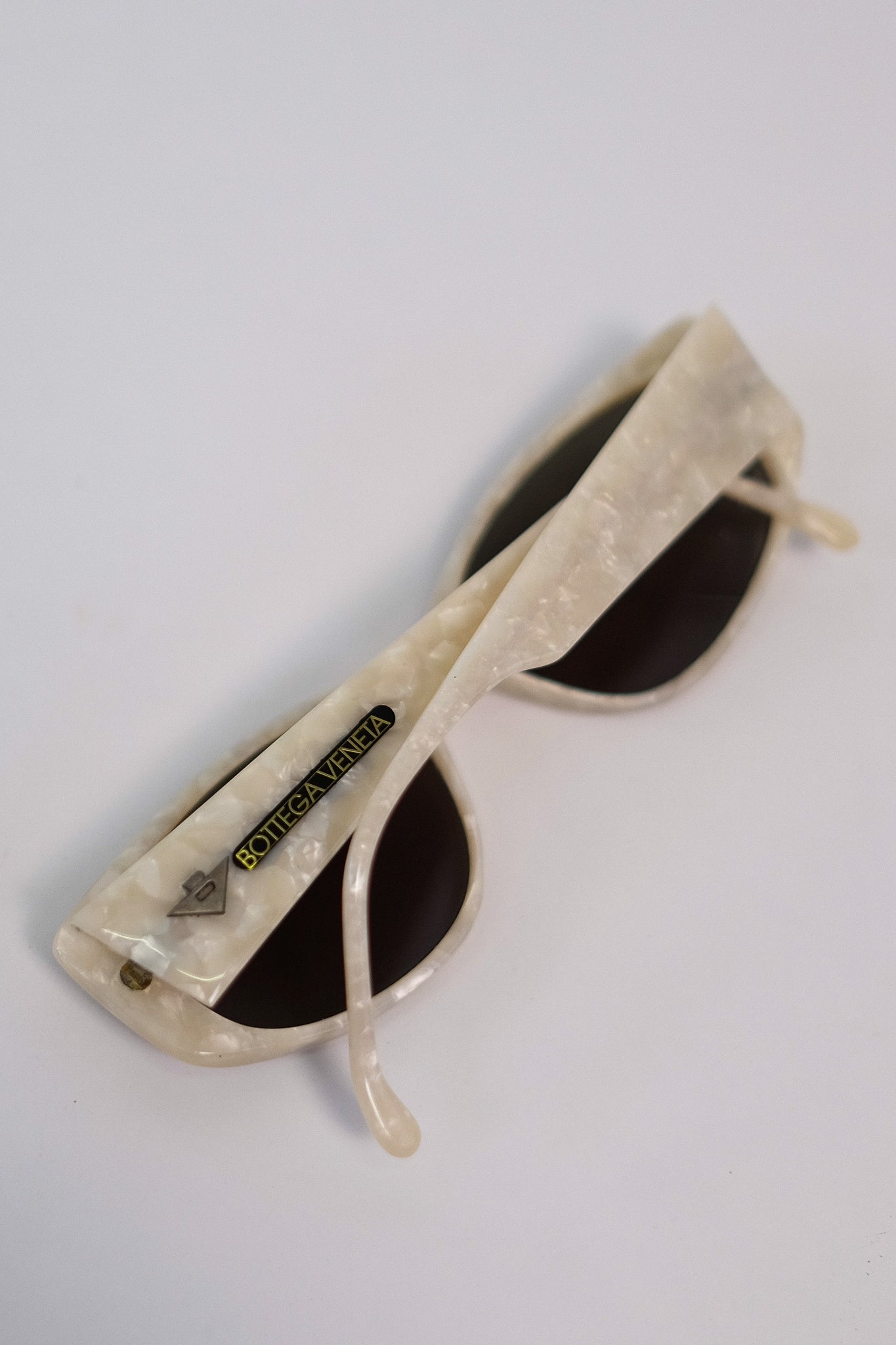 VINTAGE BOTTEGA VENETA SUNGLASSES IN MOTHER OF PEARL