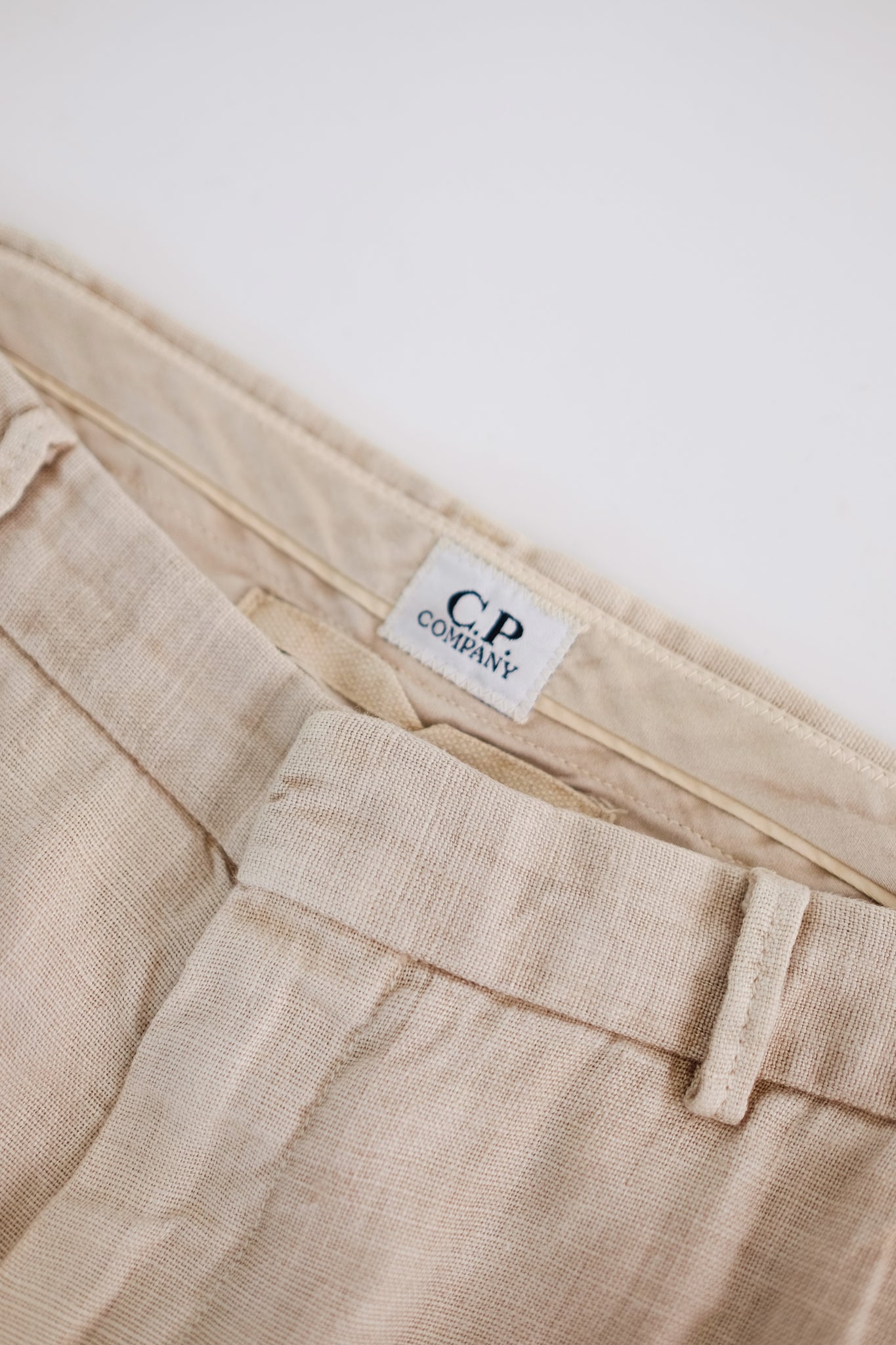 CP COMPANY RELAXED PANTS IN ECRU LINEN