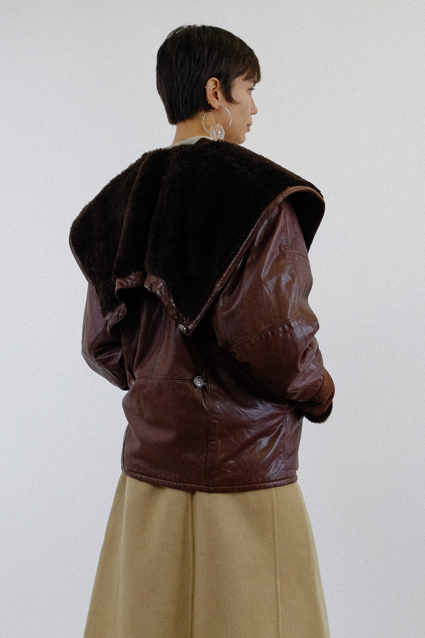 APPLAUSI SHEARLING HOOD JACKET IN BROWN