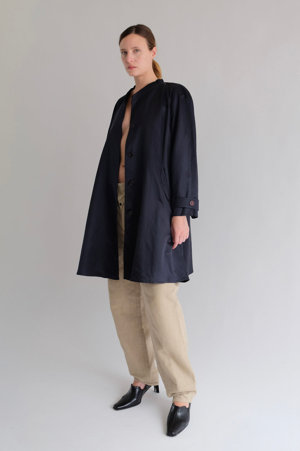 PAOLA ANTONINI COTTON-SILK COLLARLESS TRENCH IN NAVY BLUE