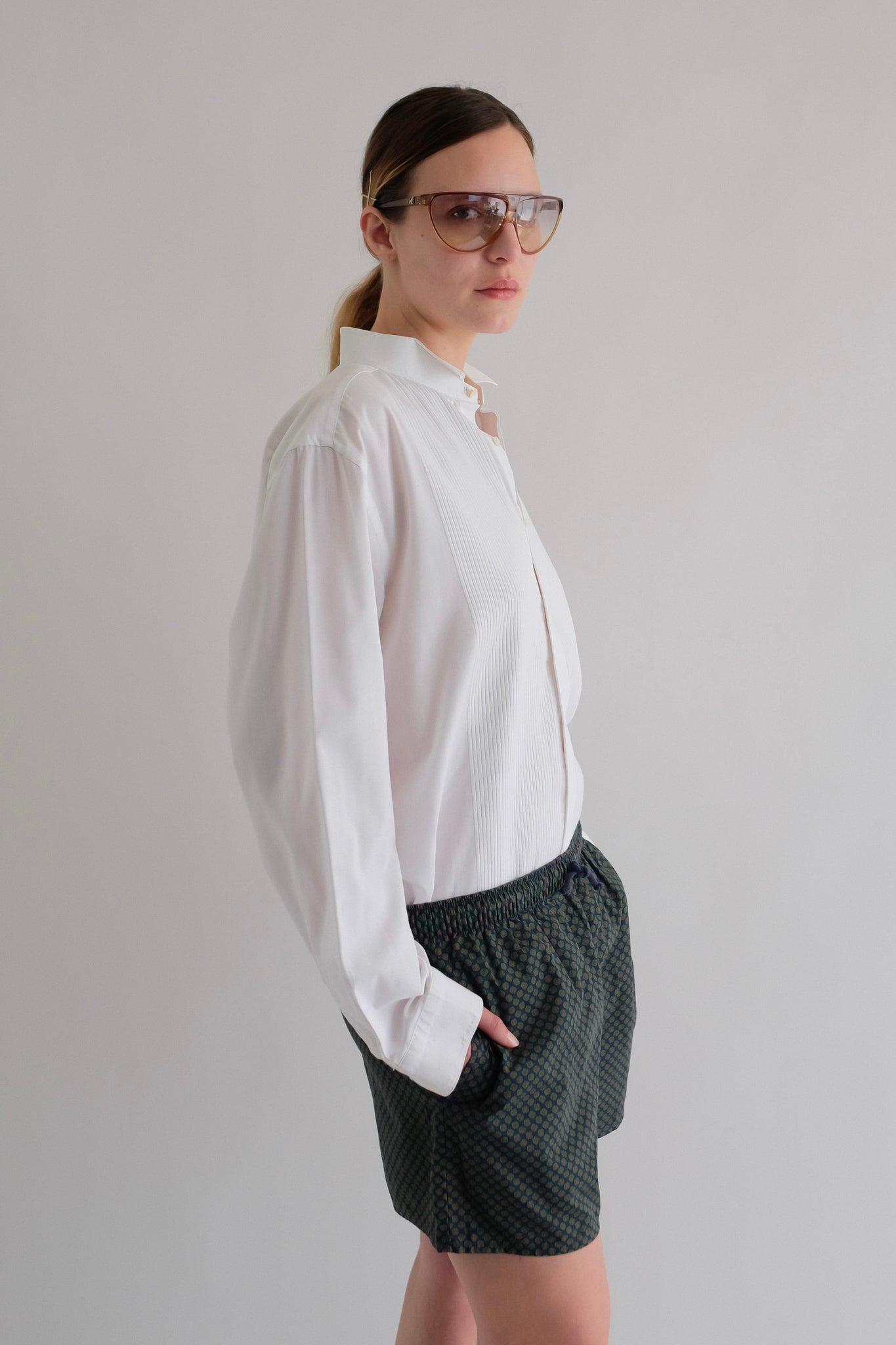 WING-TIP PLEATED COTTON SHIRT IN WHITE BY DINO ERRE