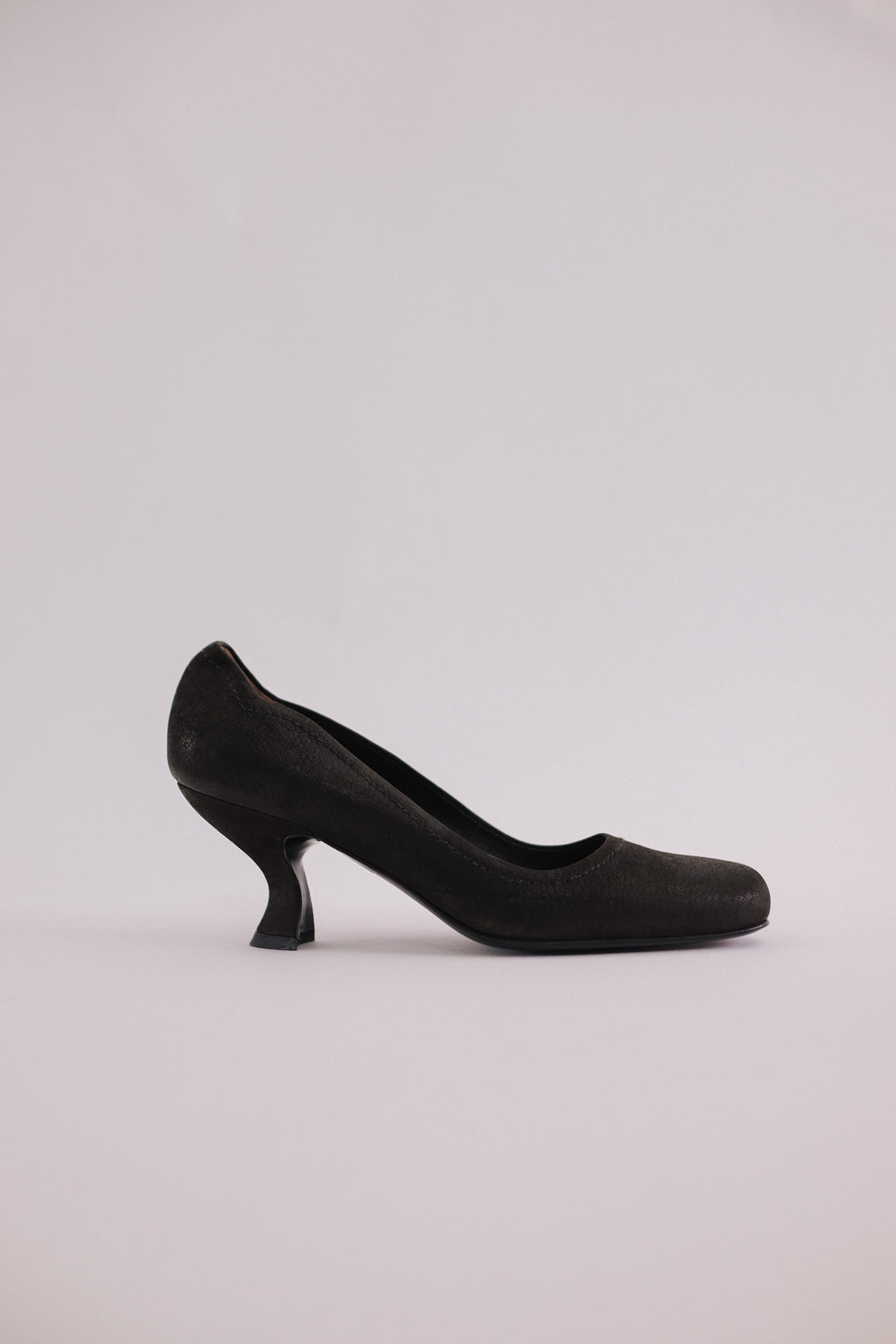 PRADA FW2004 DEADSTOCK LEATHER PUMPS