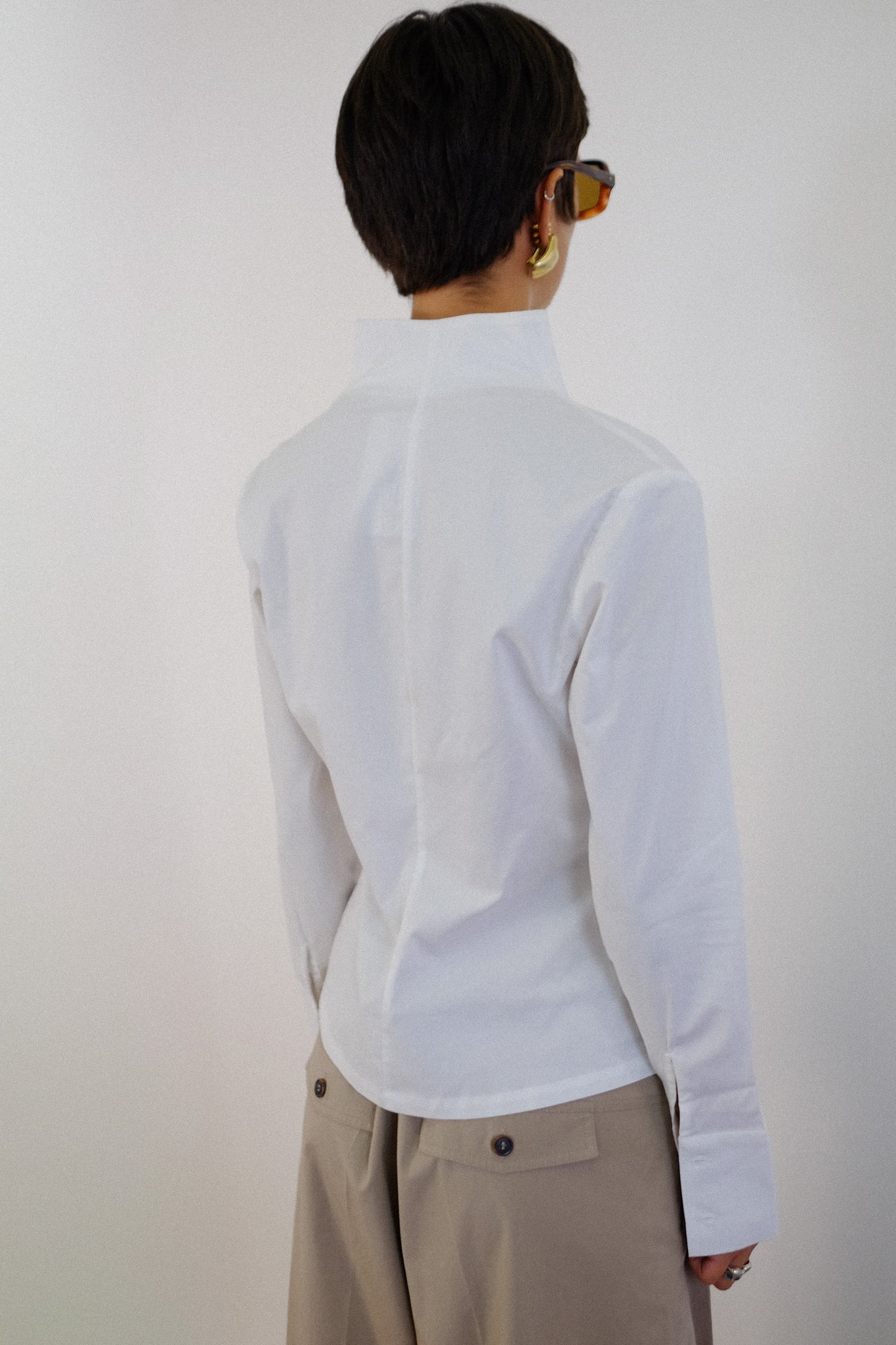 NARA CAMICHI COTTON FUNNEL SHIRT IN WHITE