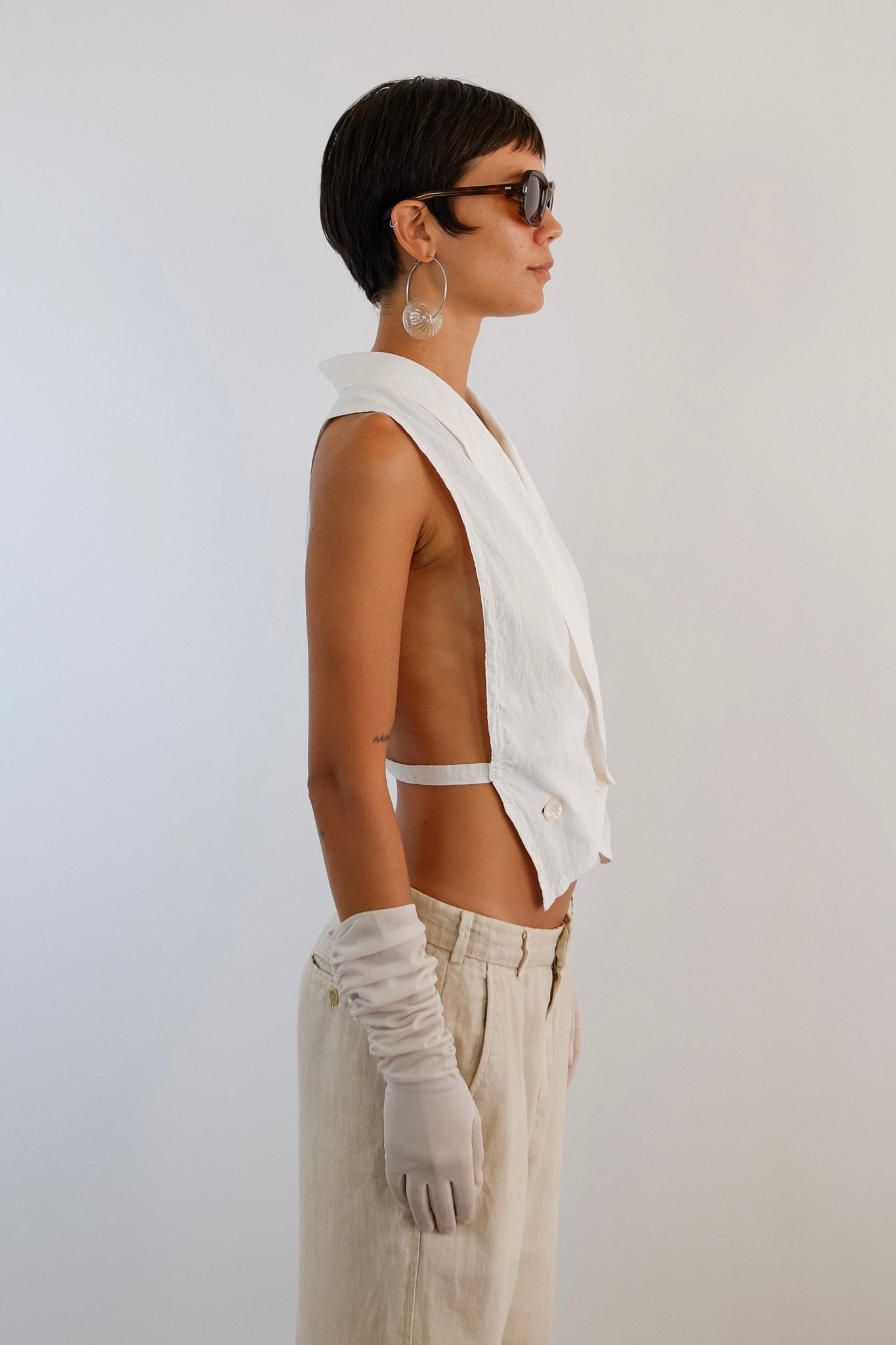 ANTIQUE OPEN SIDED CROP VEST TOP IN WHITE COTTON