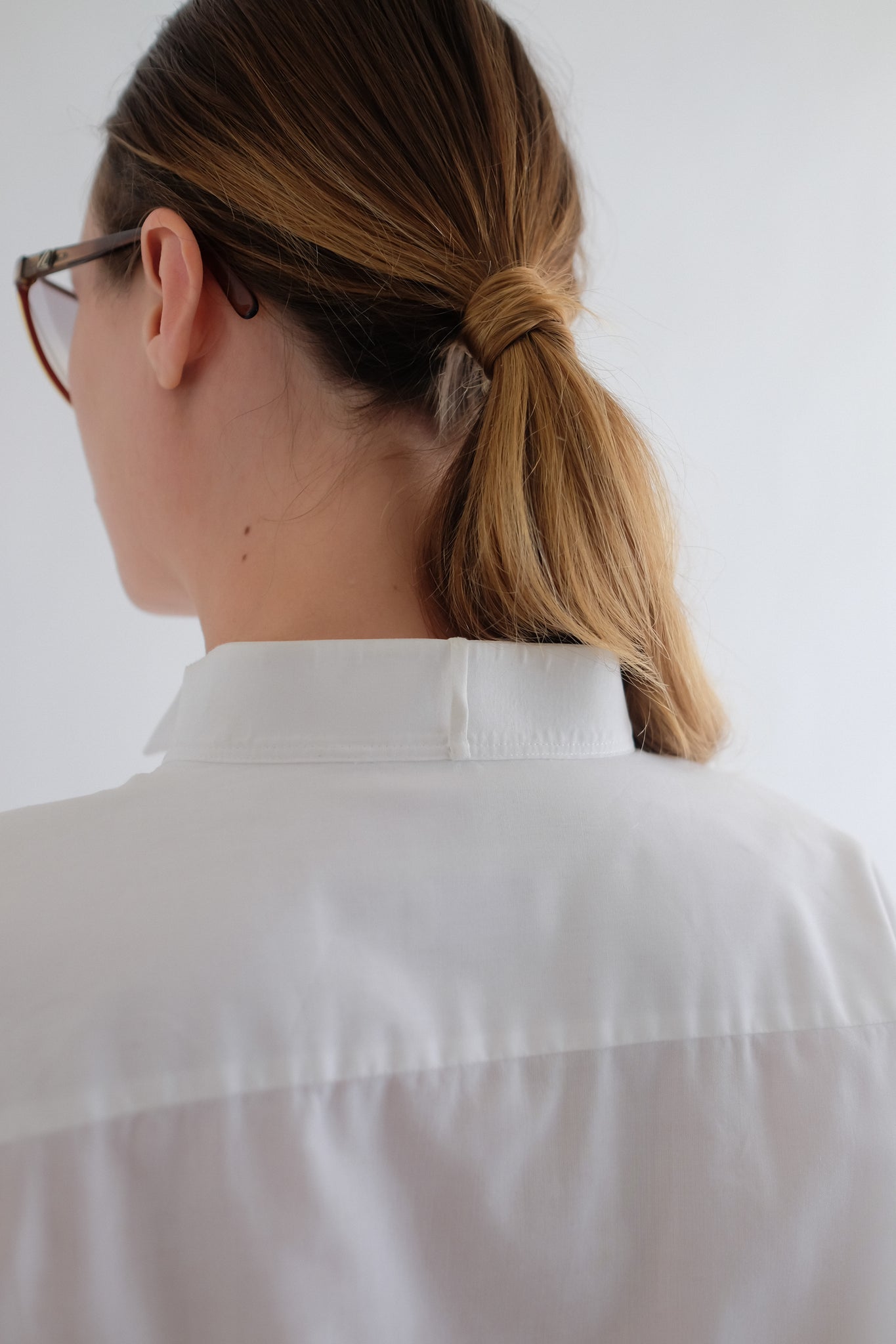 WING-TIP PLEATED COTTON SHIRT IN WHITE BY DINO ERRE