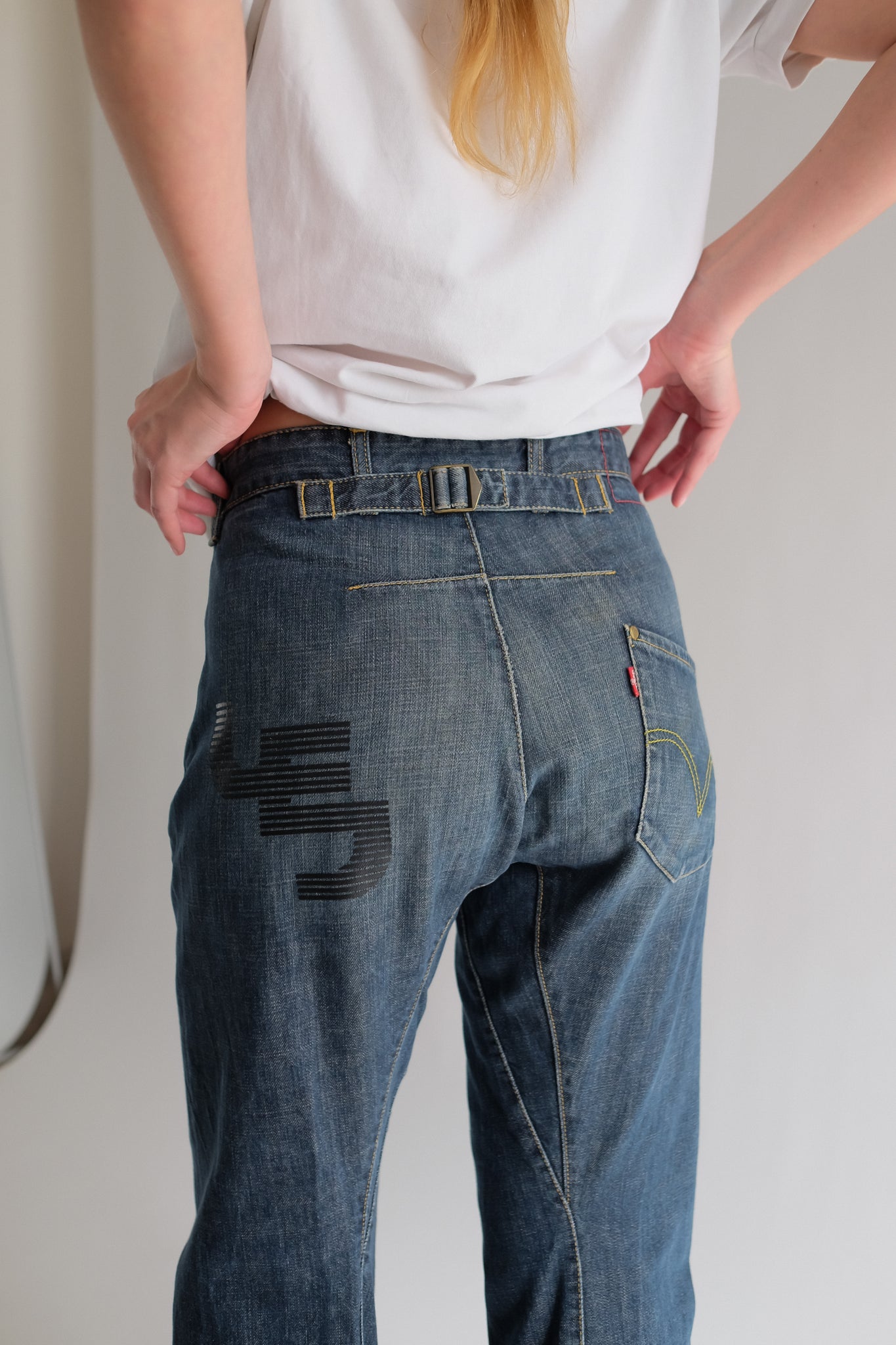 LEVIS ENGINEERED JEANS