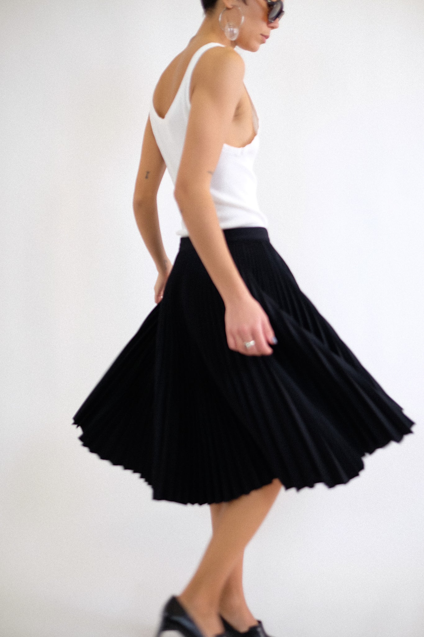 KATHARINE HAMNETT LONDON PLEATED WOOL SKIRT IN BLACK