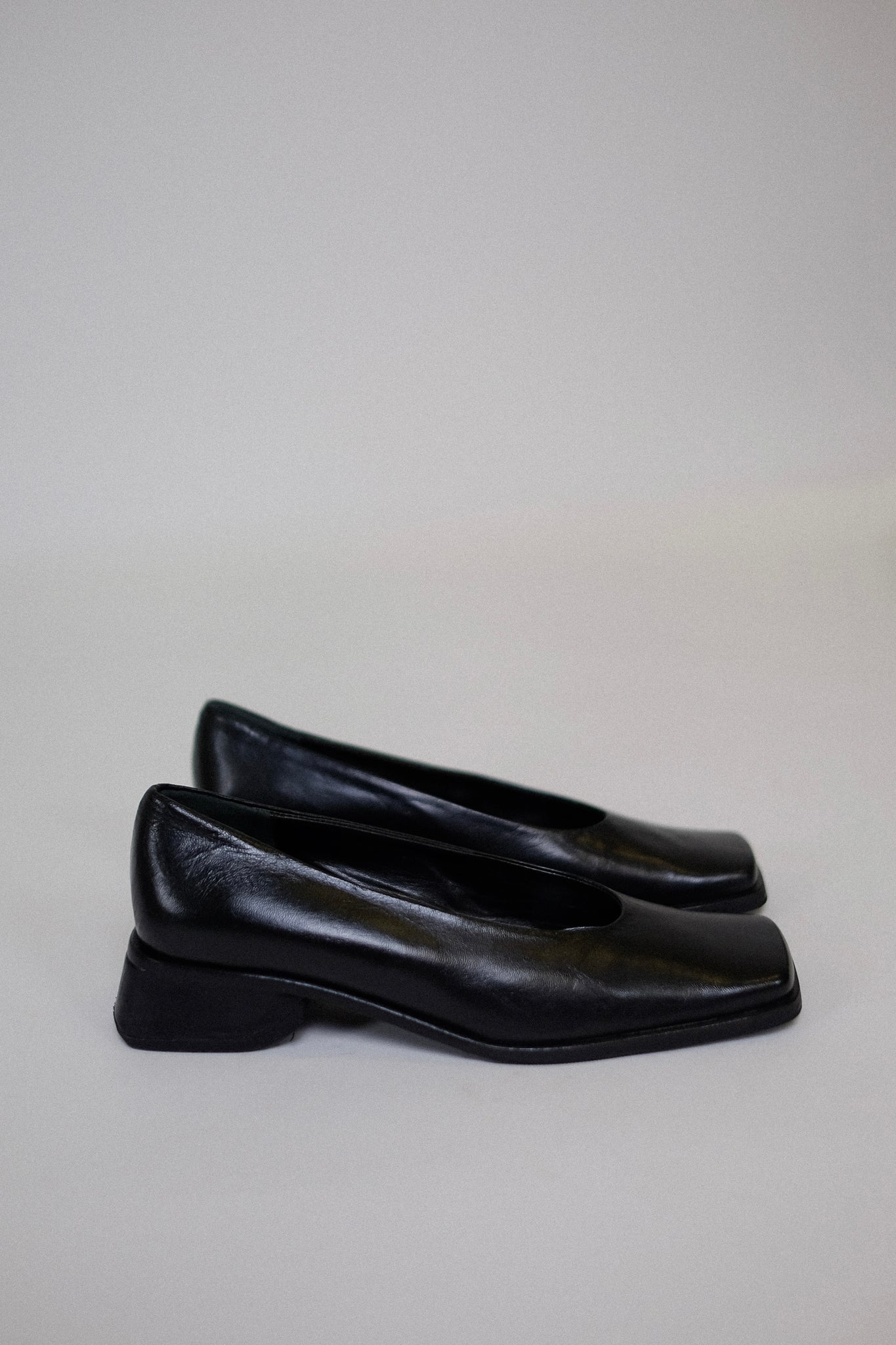 ITALIAN SQUARE TOE FLATS IN BLACK - DEADSTOCK