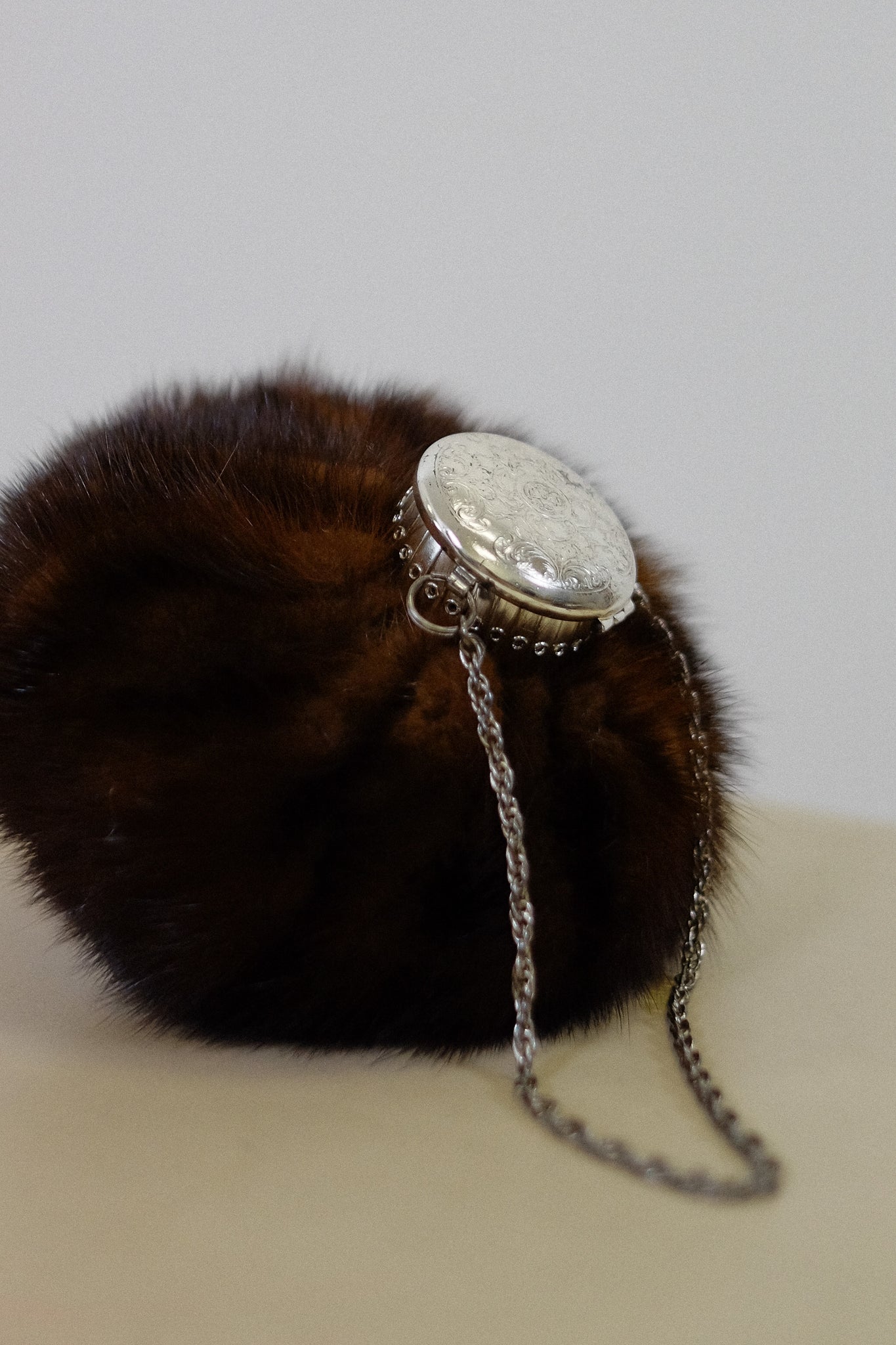 VINTAGE 1960S MINK FUR EXTENDING RETICULE BAG IN NATURAL MINK