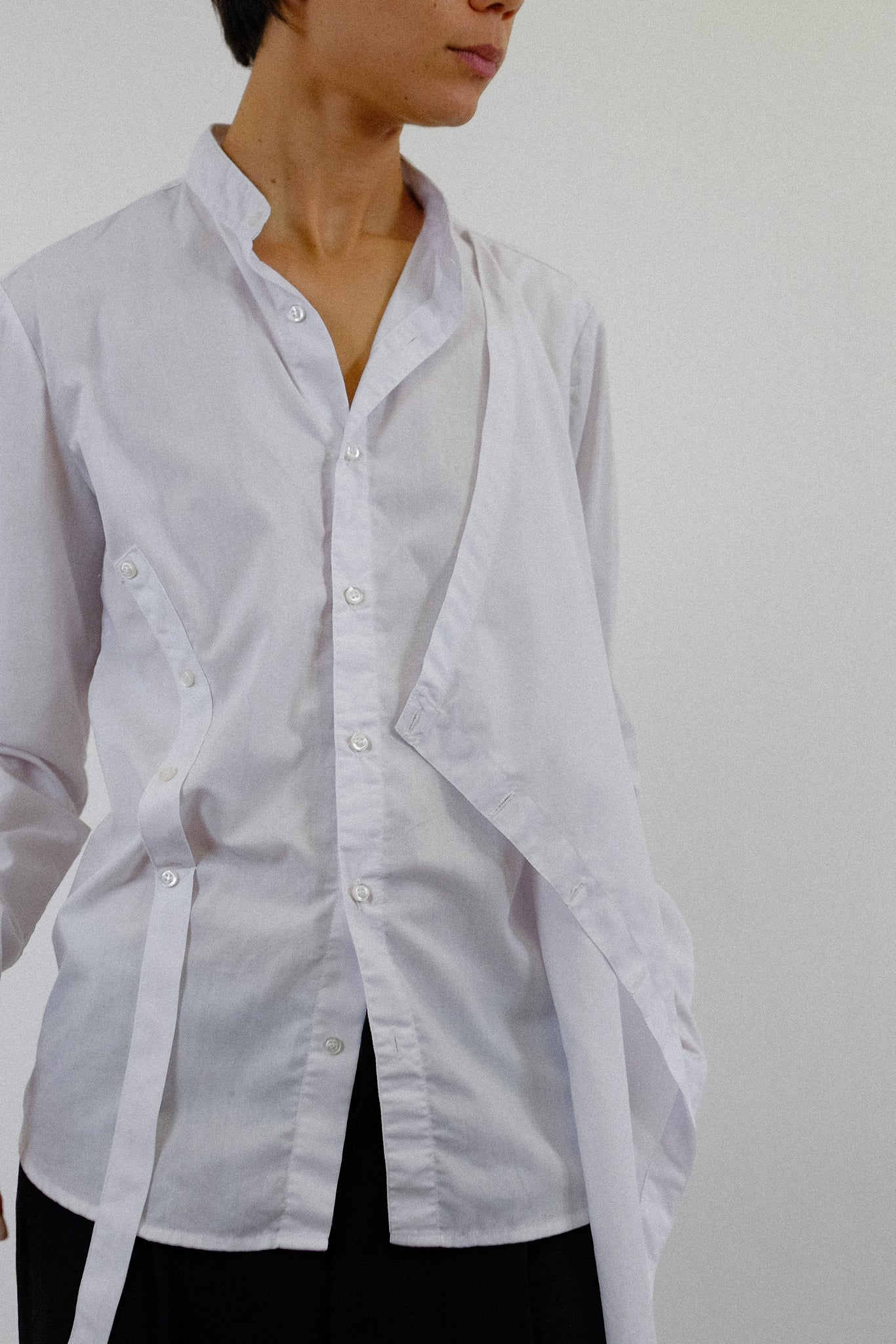 MARTAN ASYMMETRIC DRAPED SHIRT IN WHITE