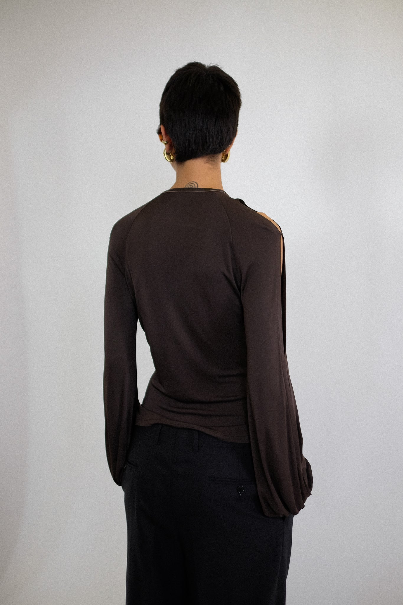 RICHMOND LONG SLEEVED SLIT TOP IN BROWN