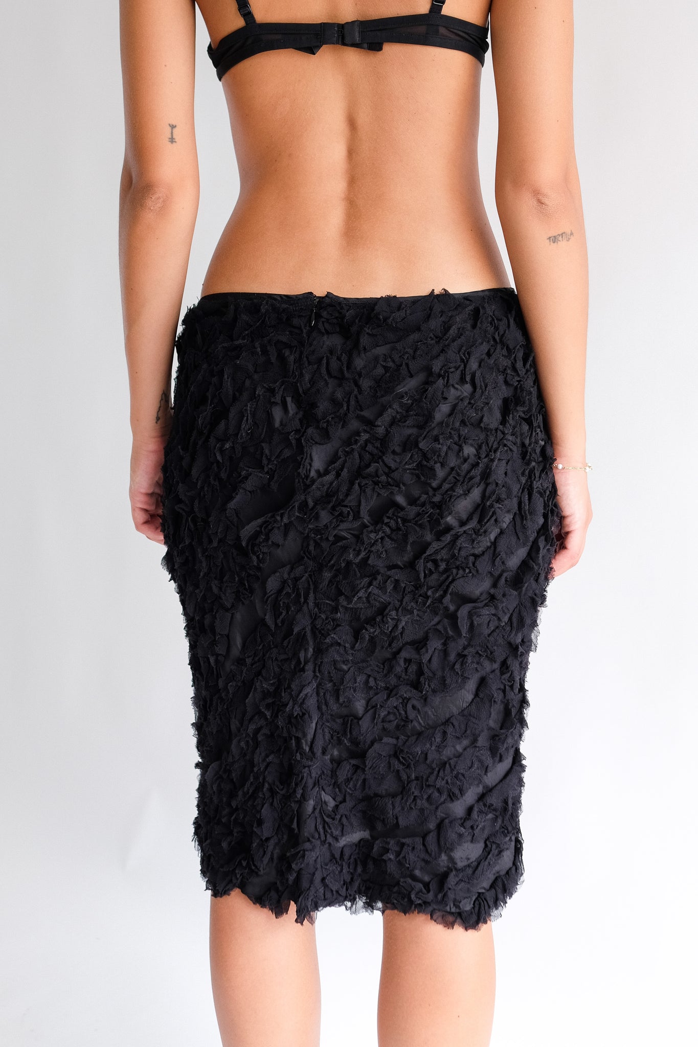 ASPESI TEXTURED BIAS CUT MIDI SKIRT IN BLACK RUFFLE SILK