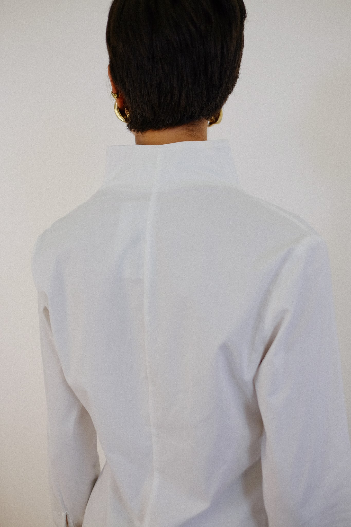 NARA CAMICHI COTTON FUNNEL SHIRT IN WHITE
